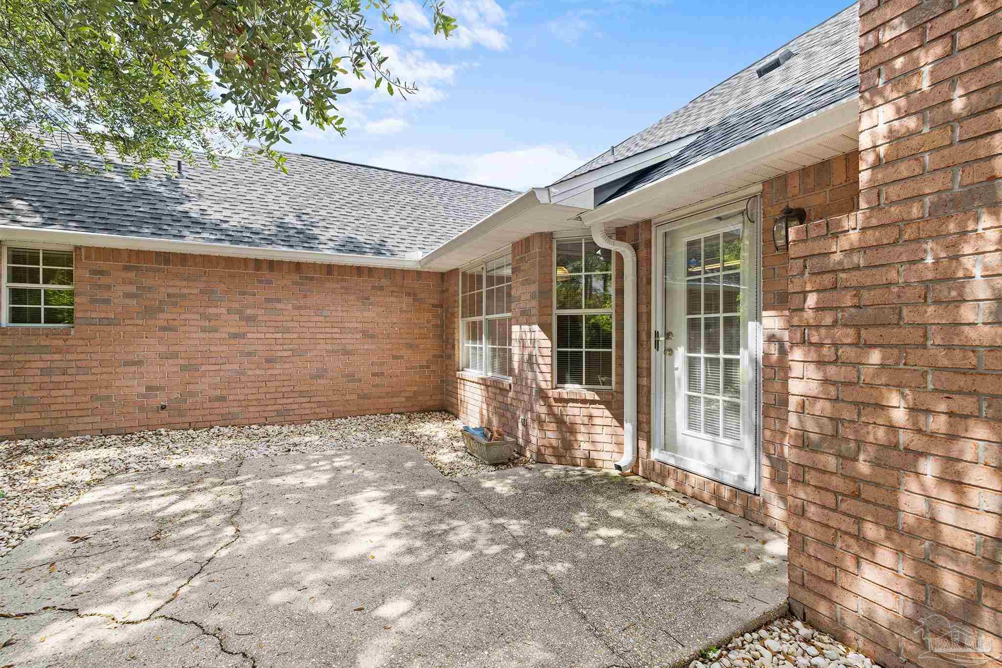 9800 Sourwood Ct