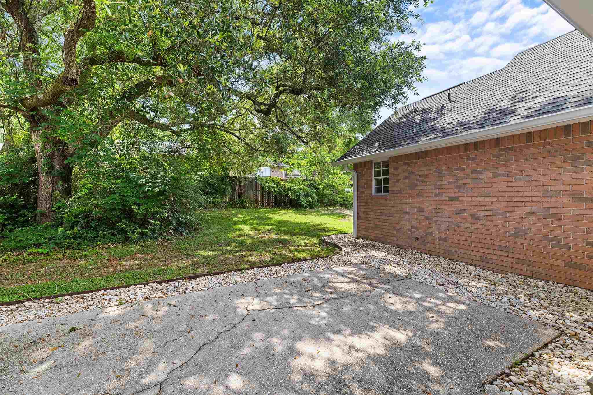 9800 Sourwood Ct