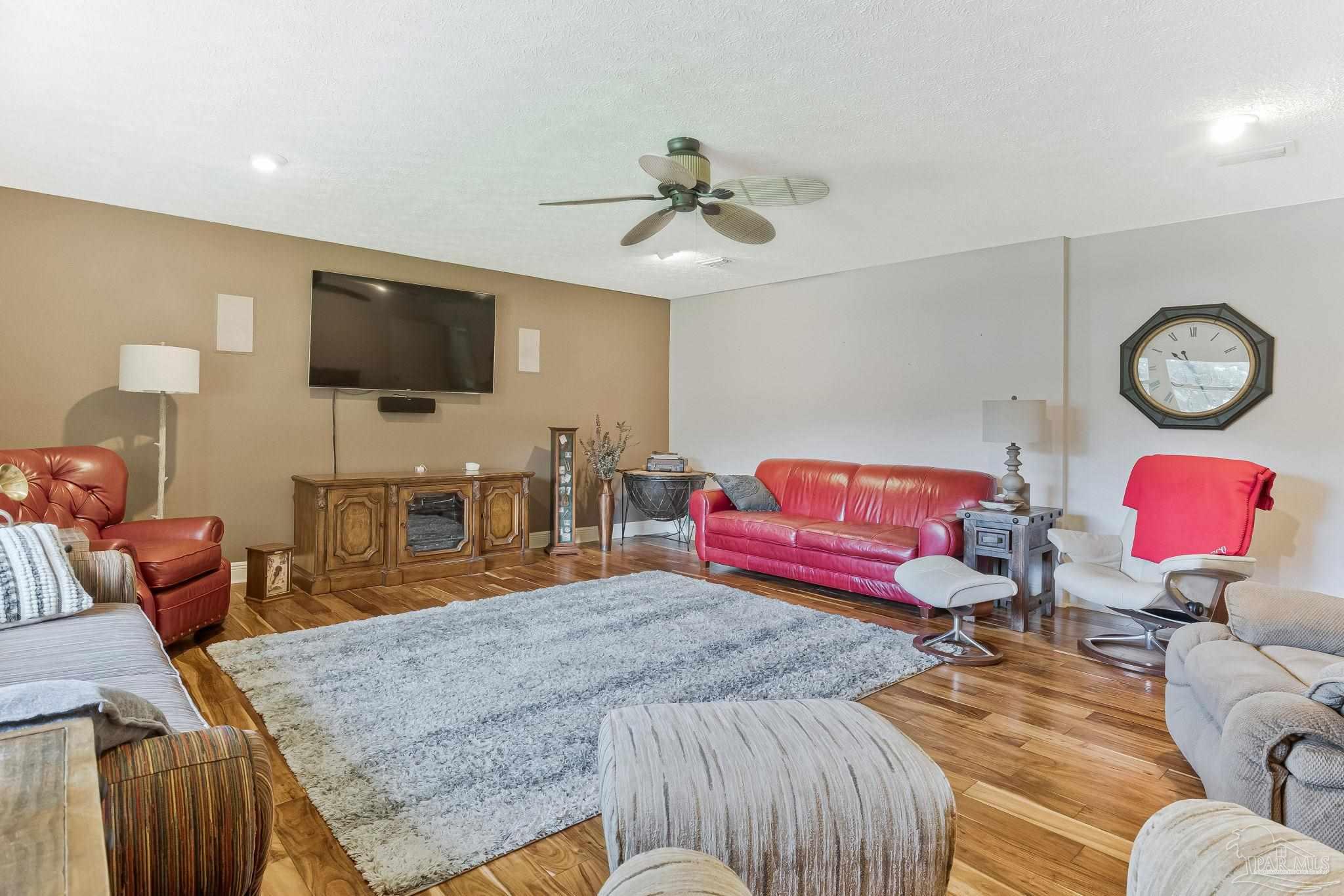 1246 W Ten Mile Rd