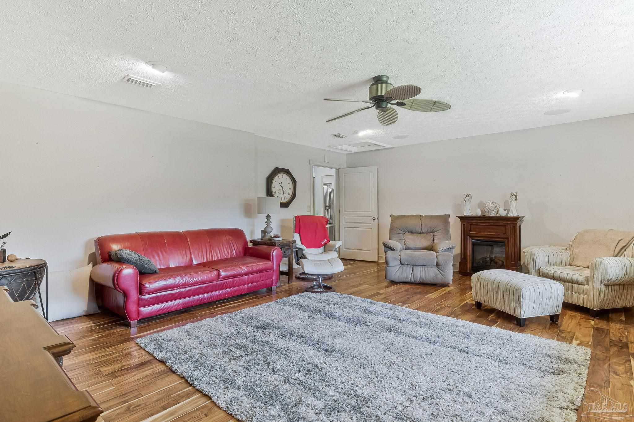 1246 W Ten Mile Rd