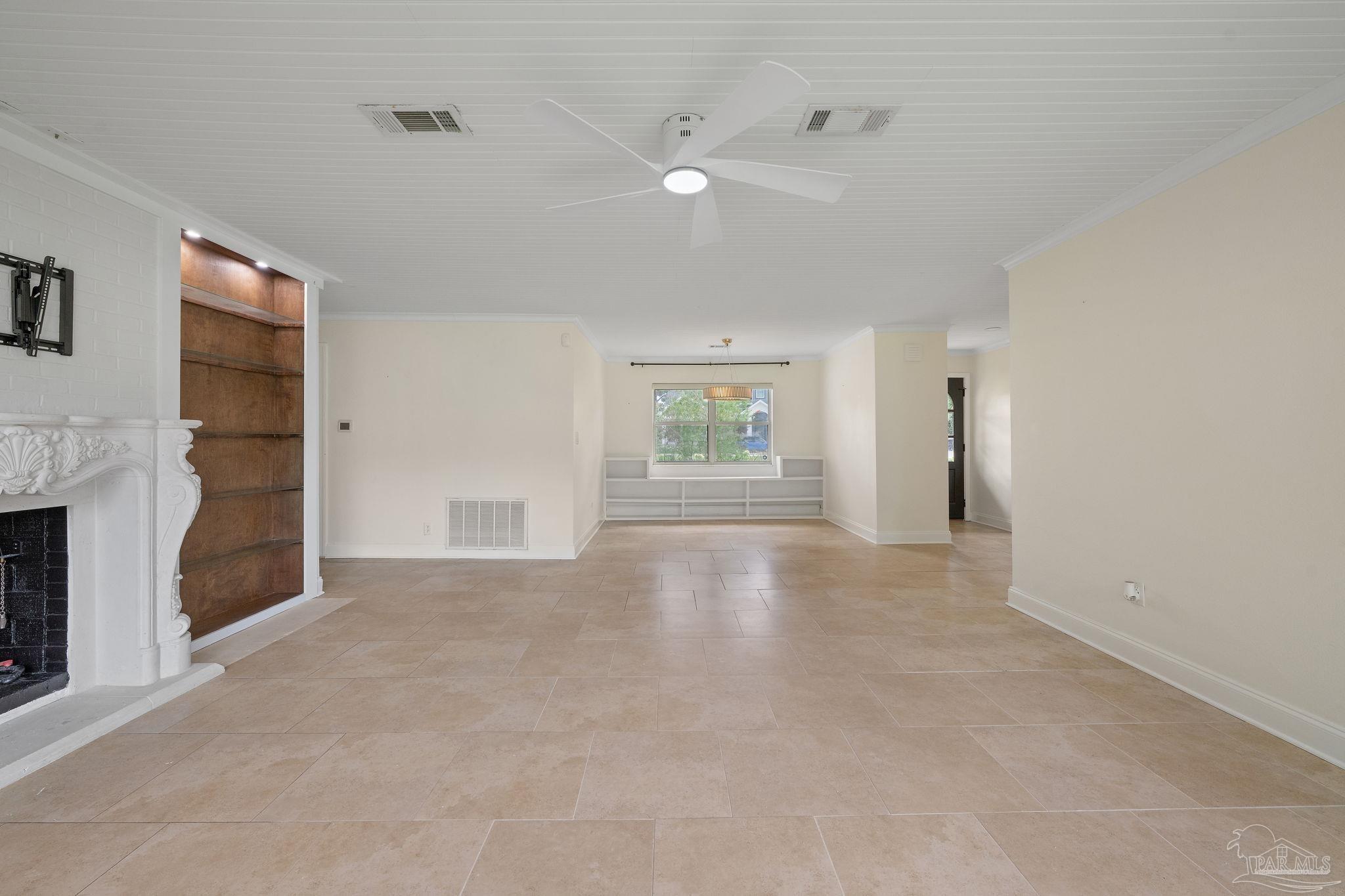17 Lakeside Dr