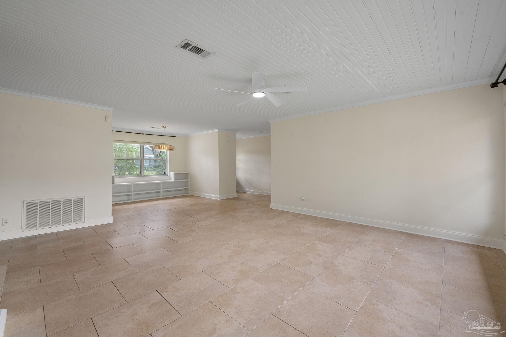 17 Lakeside Dr