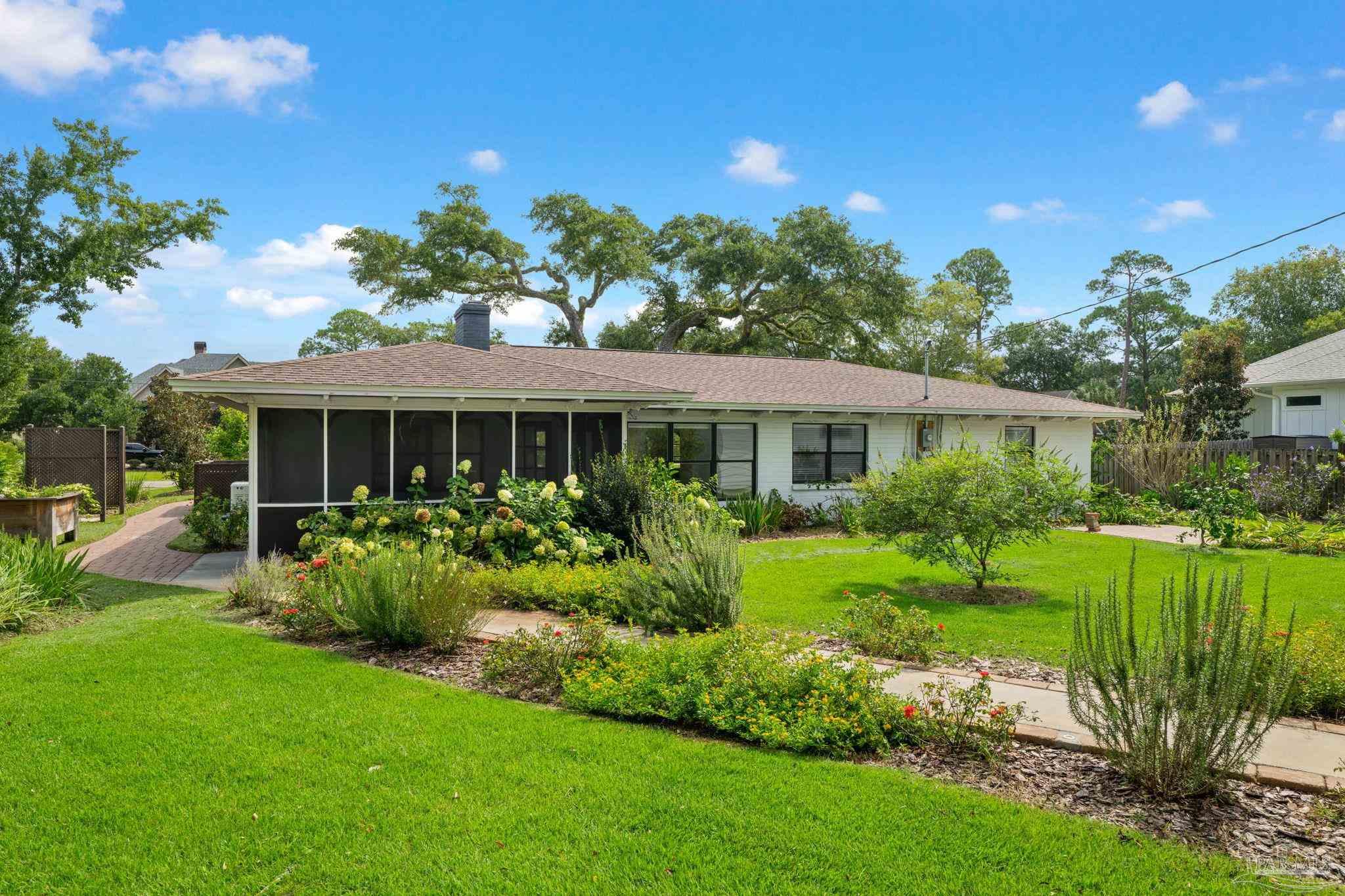 17 Lakeside Dr