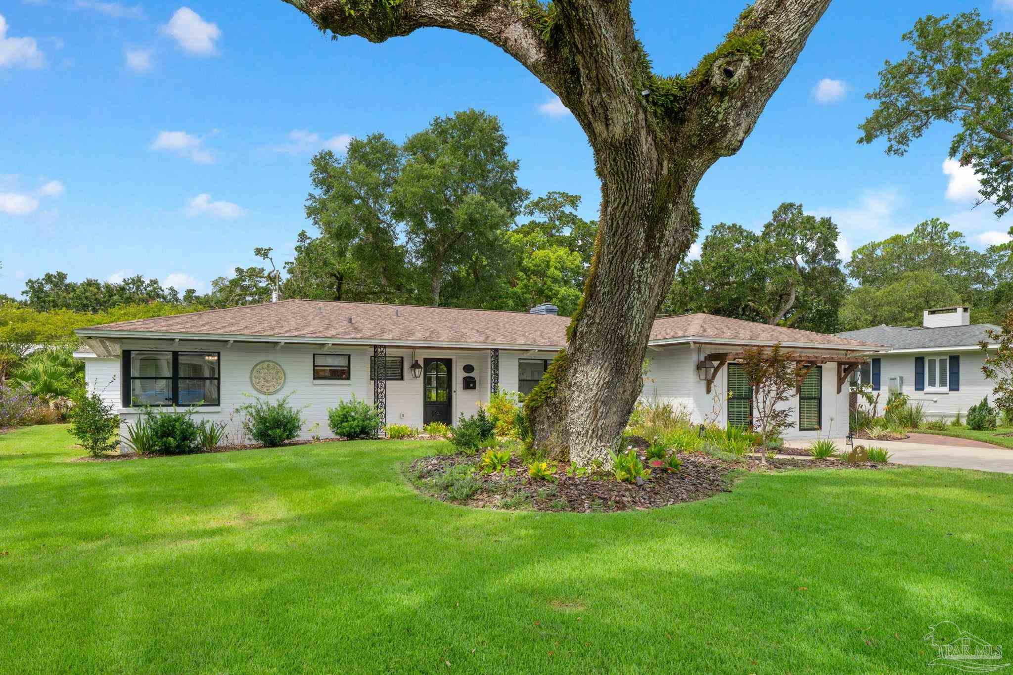 17 Lakeside Dr