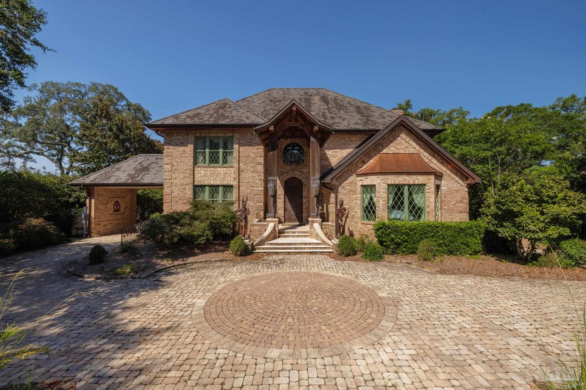 835 Tanglewood Dr