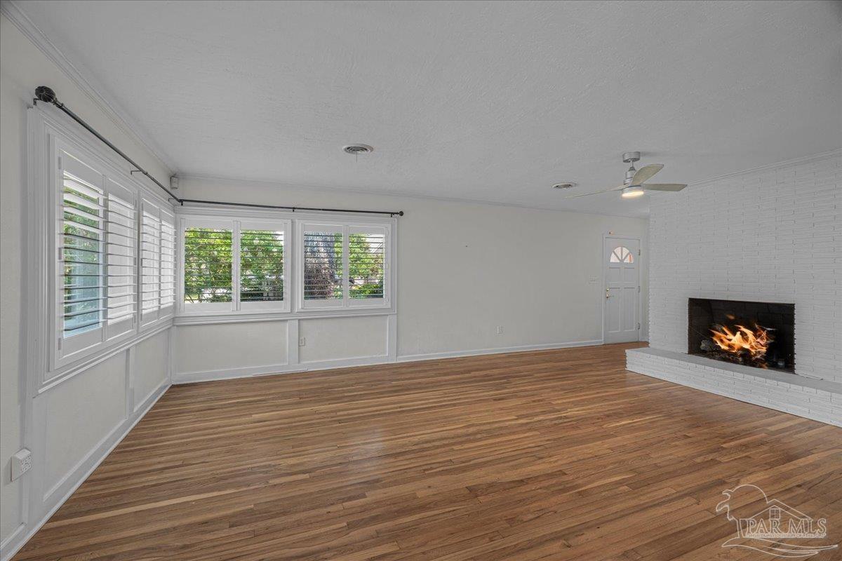 15 Lakeside Dr