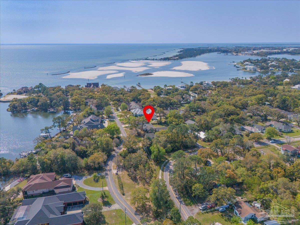 15 Lakeside Dr