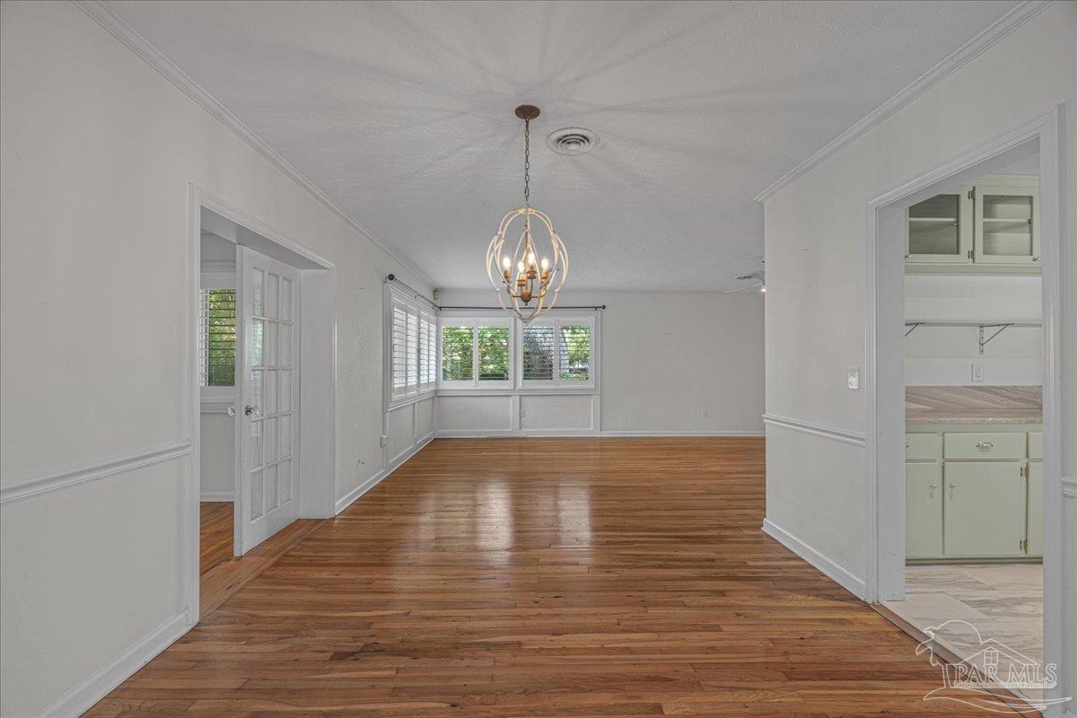 15 Lakeside Dr