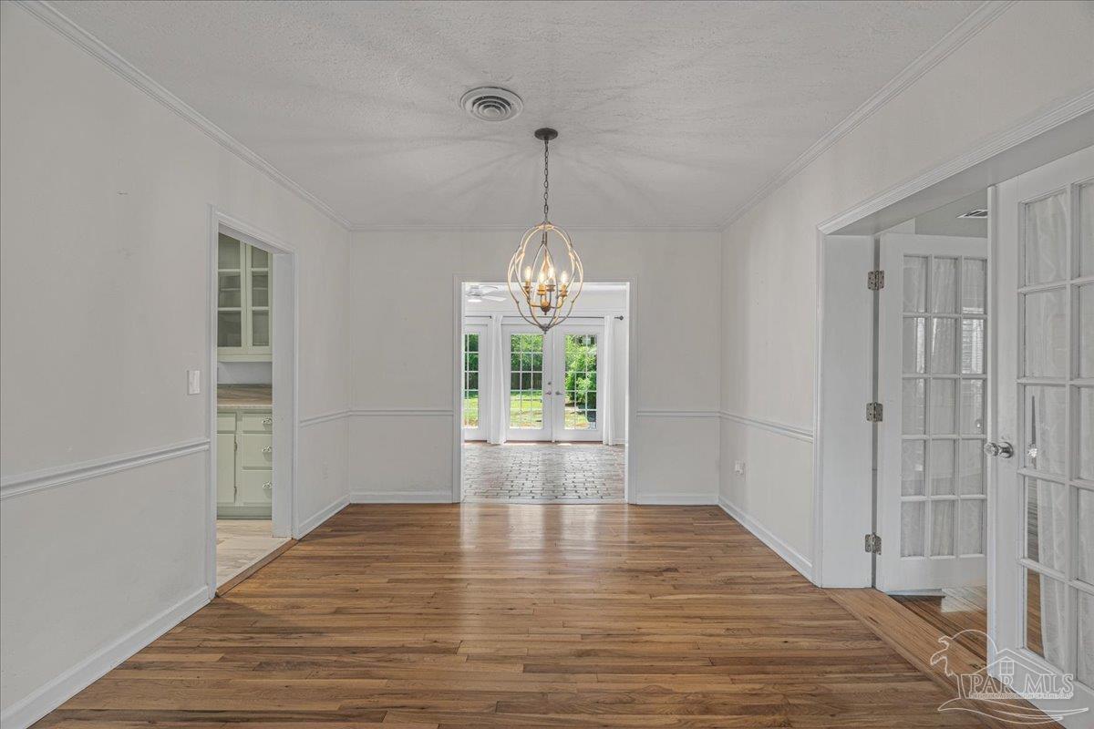 15 Lakeside Dr