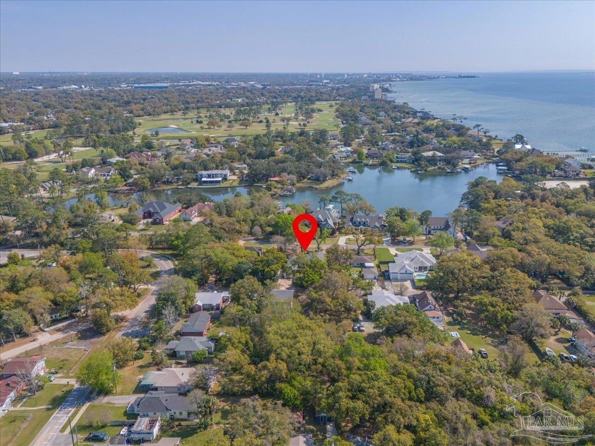 15 Lakeside Dr