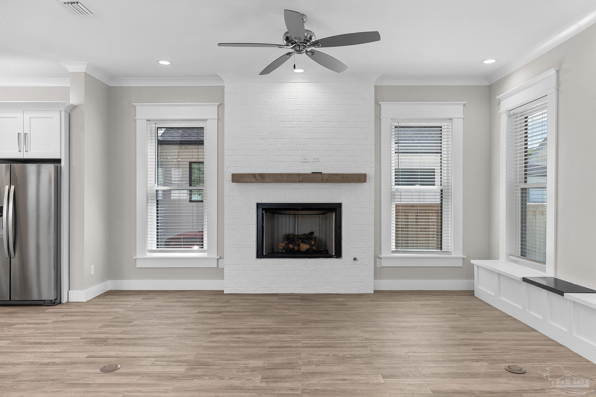 1431 E Moreno St