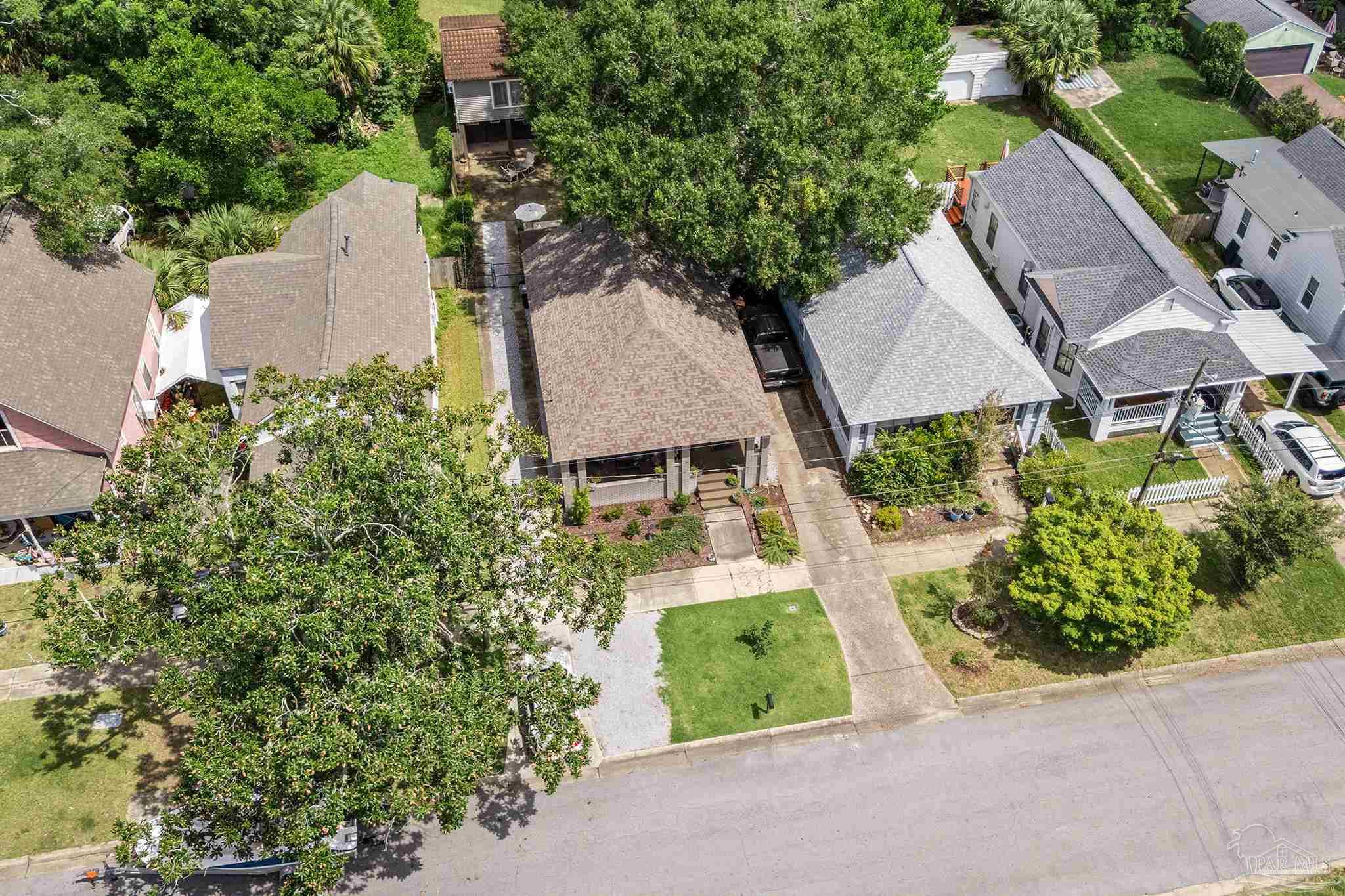 1304 E Strong St