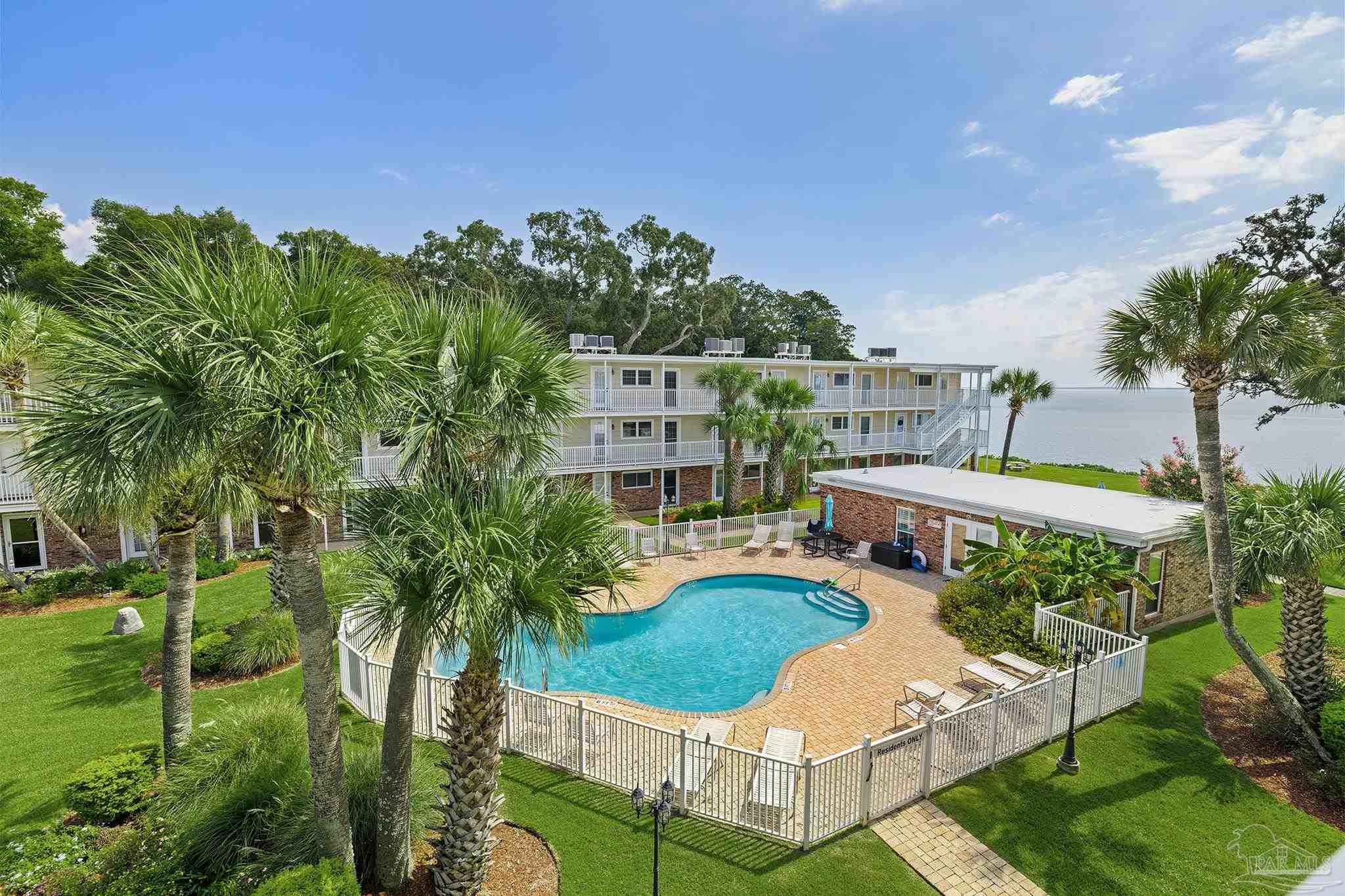 710 Scenic Hwy # 305