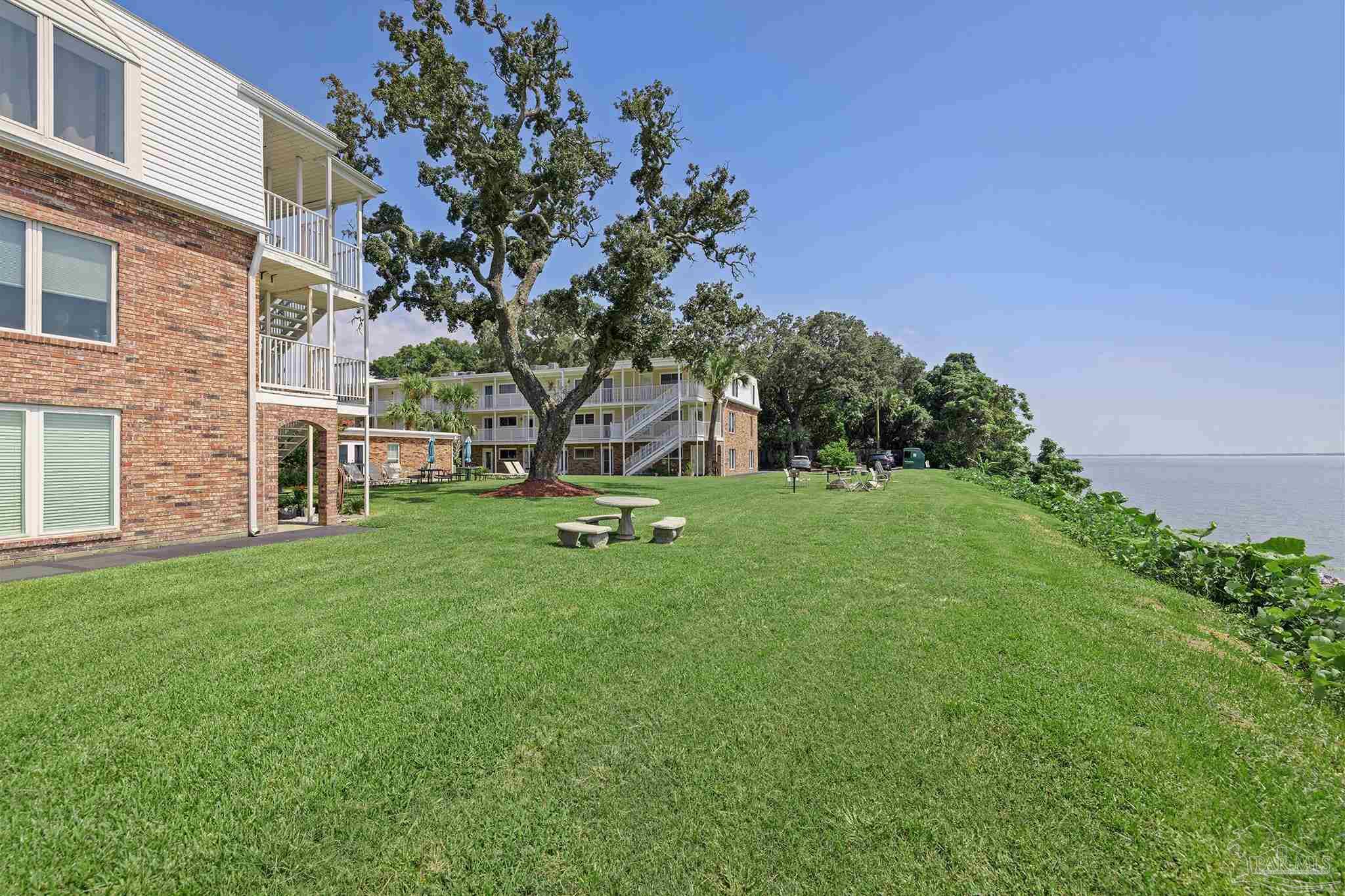 710 Scenic Hwy # 305