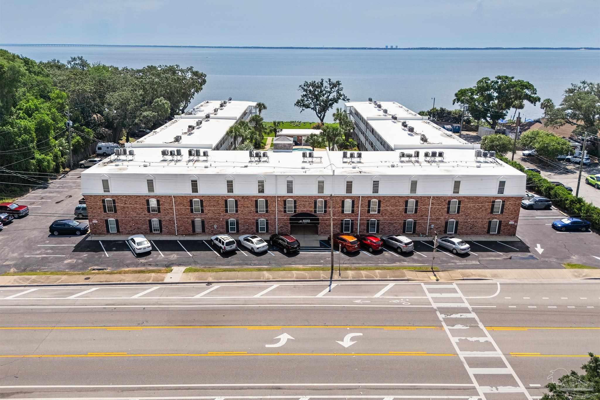 710 Scenic Hwy # 305