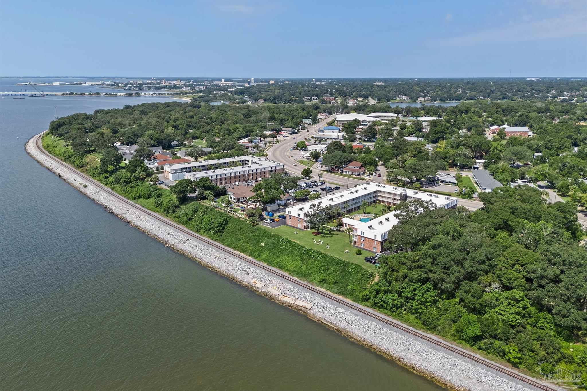 710 Scenic Hwy # 305