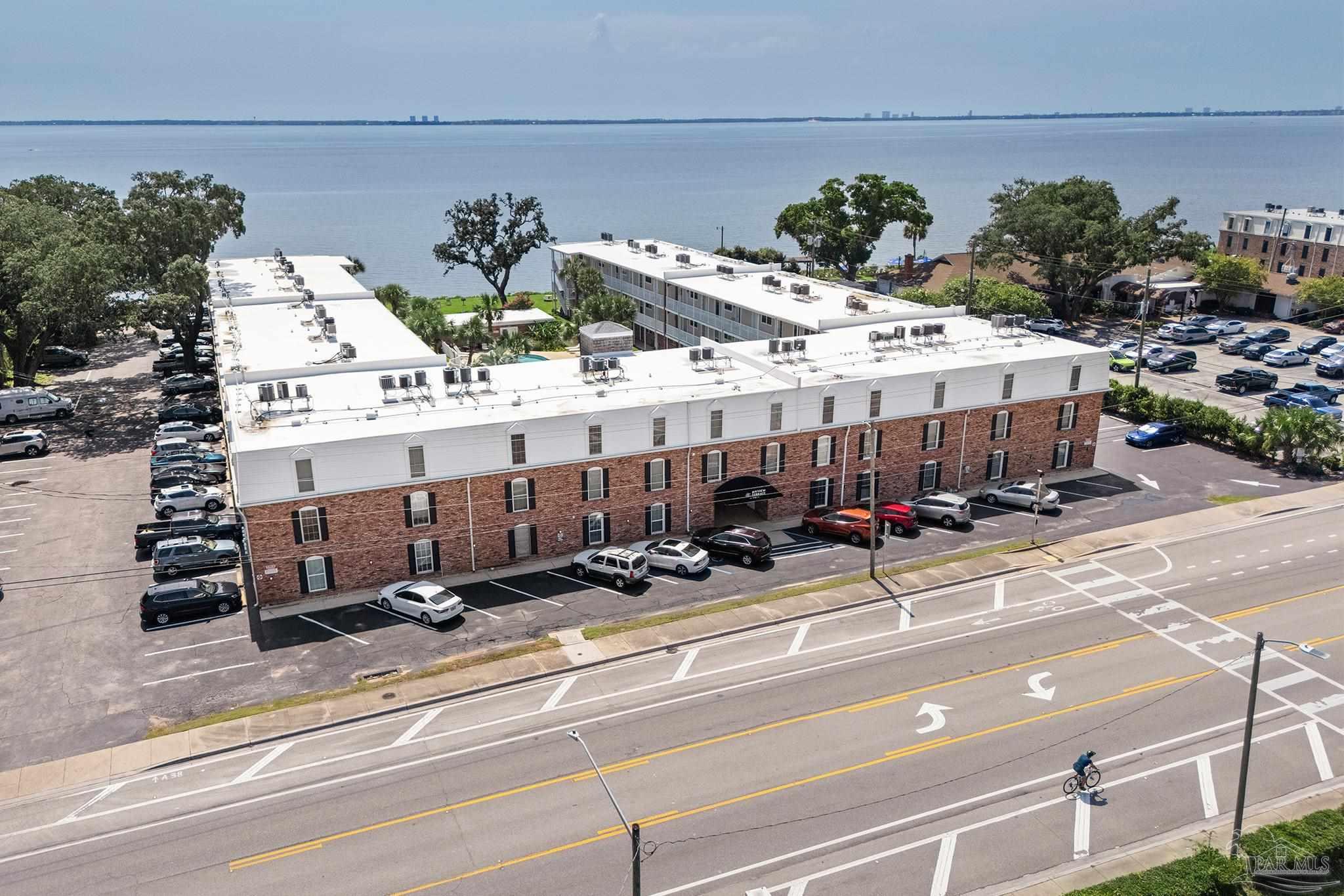 710 Scenic Hwy # 305