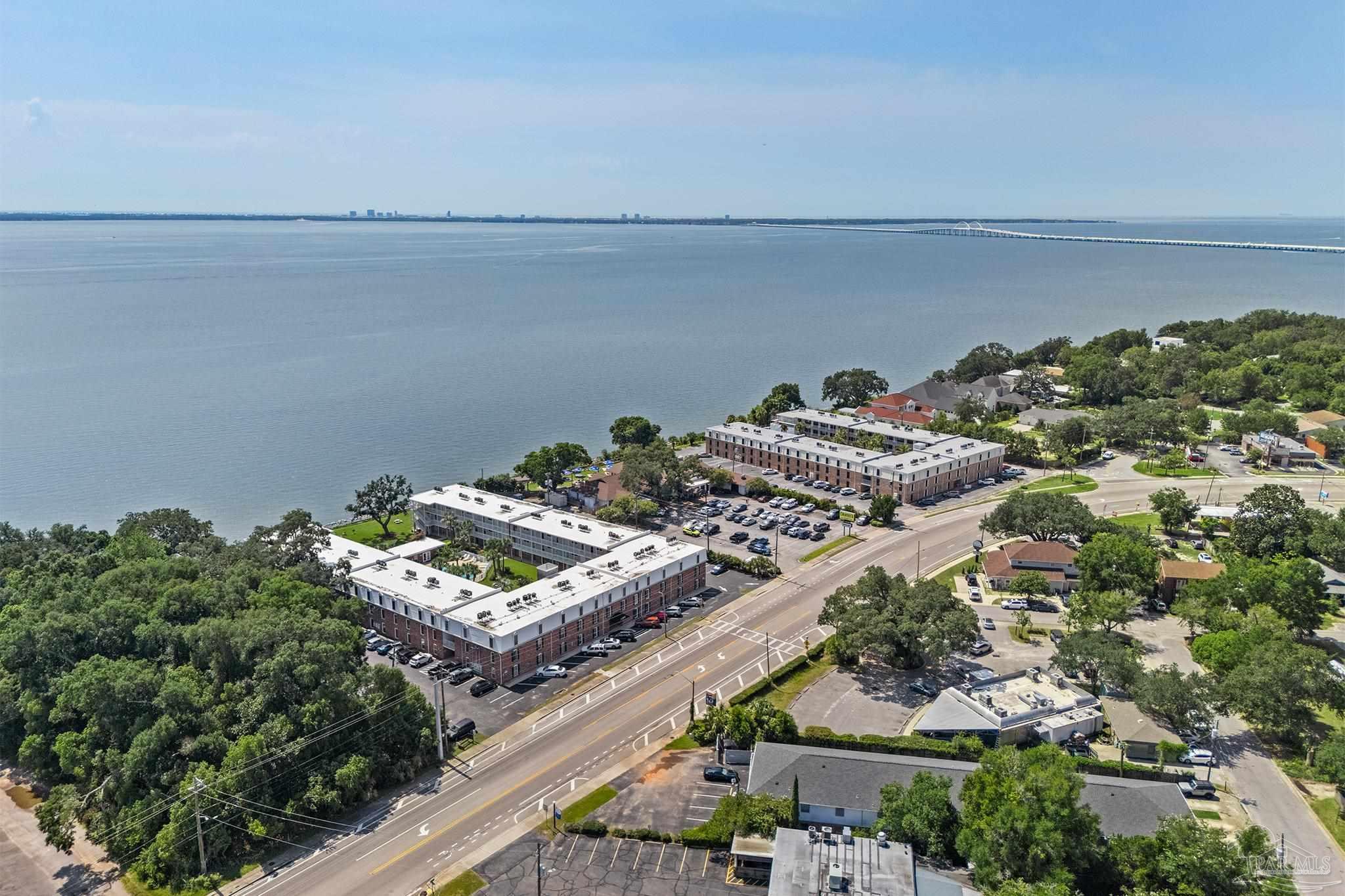 710 Scenic Hwy # 305