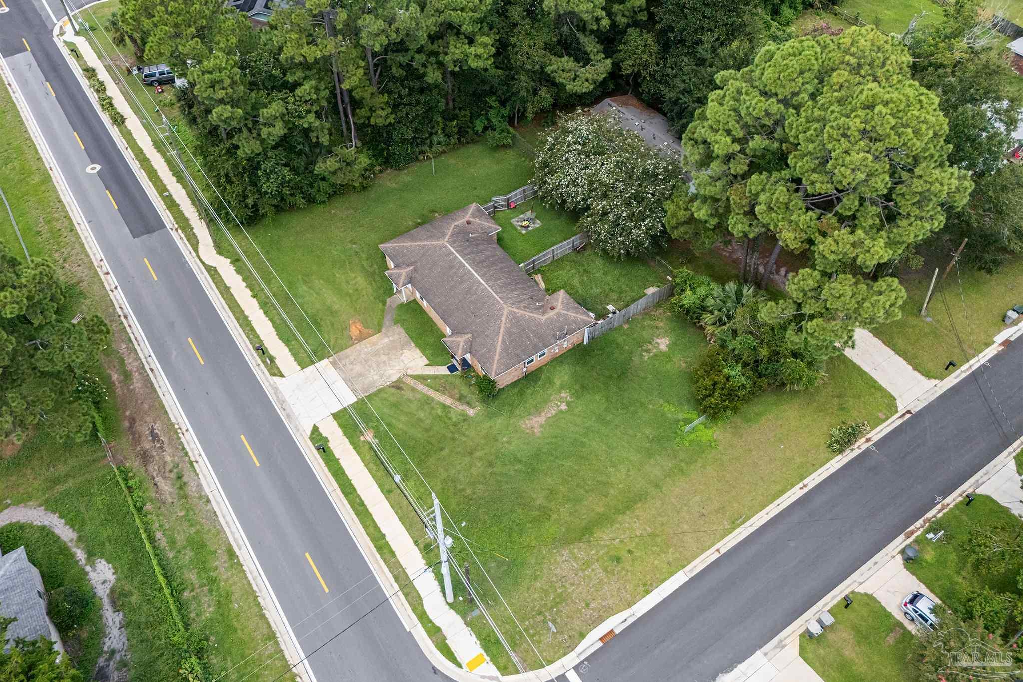2422 Eliasberg St