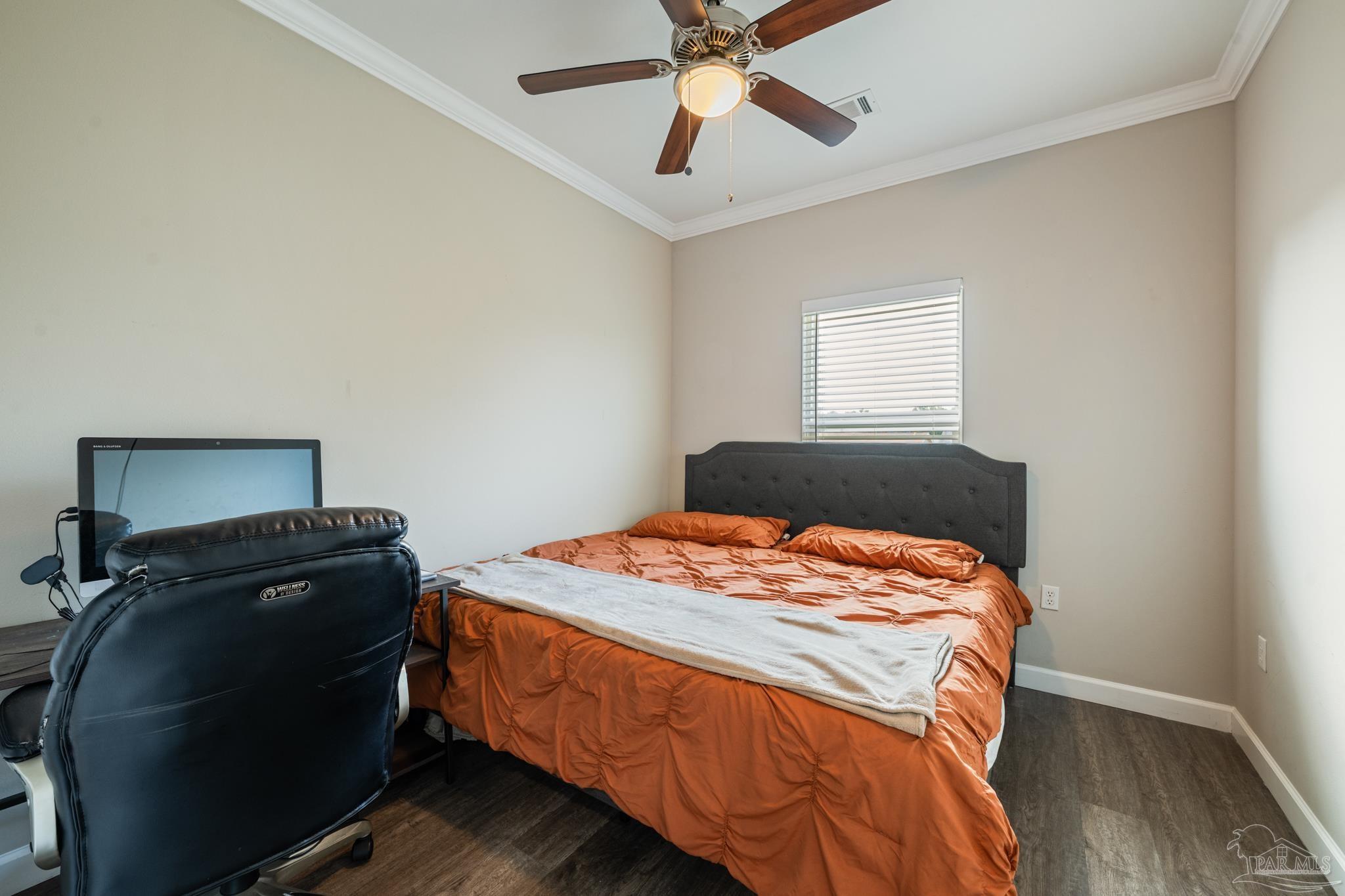1808 Stable Ln