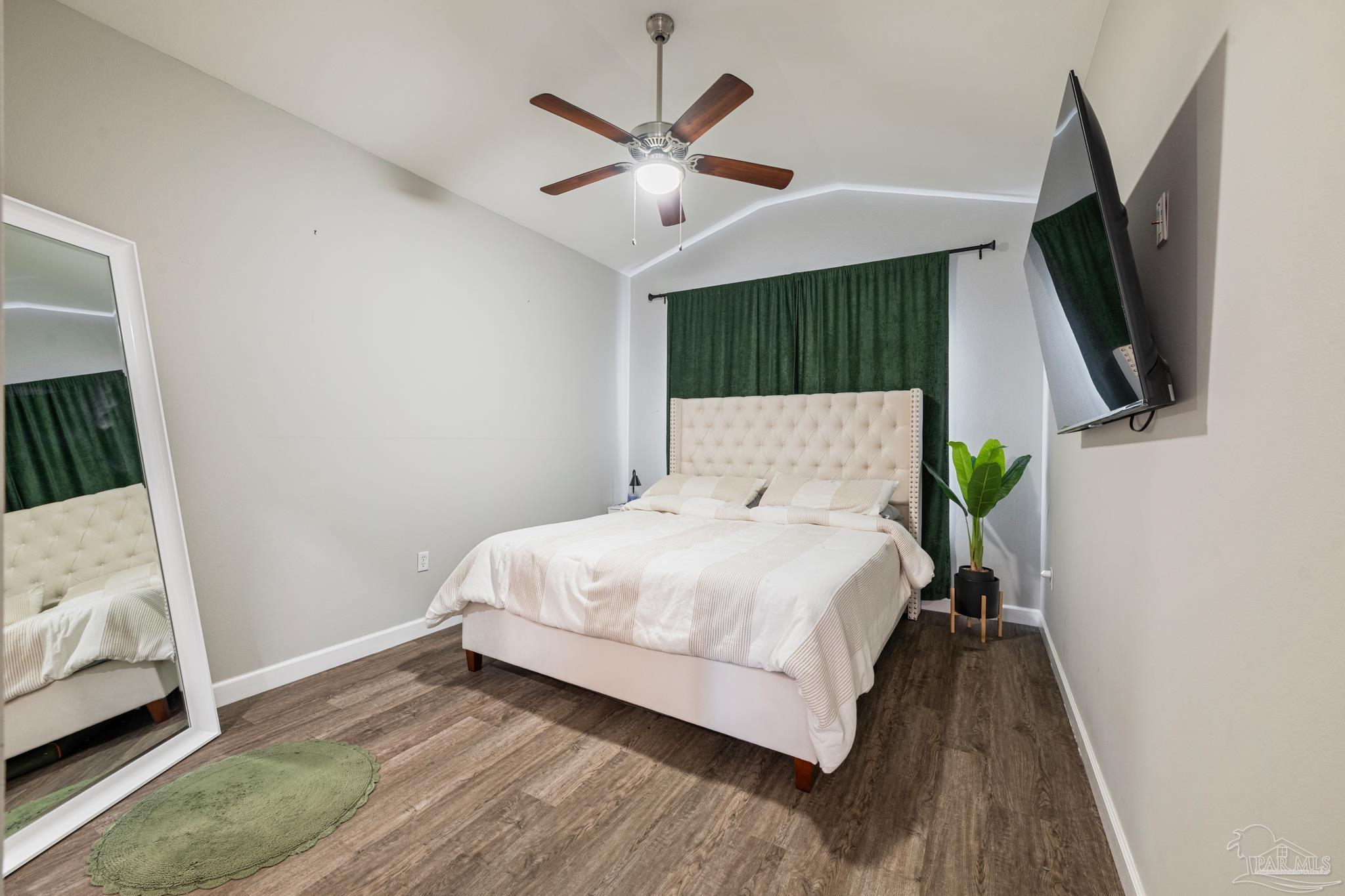 1808 Stable Ln
