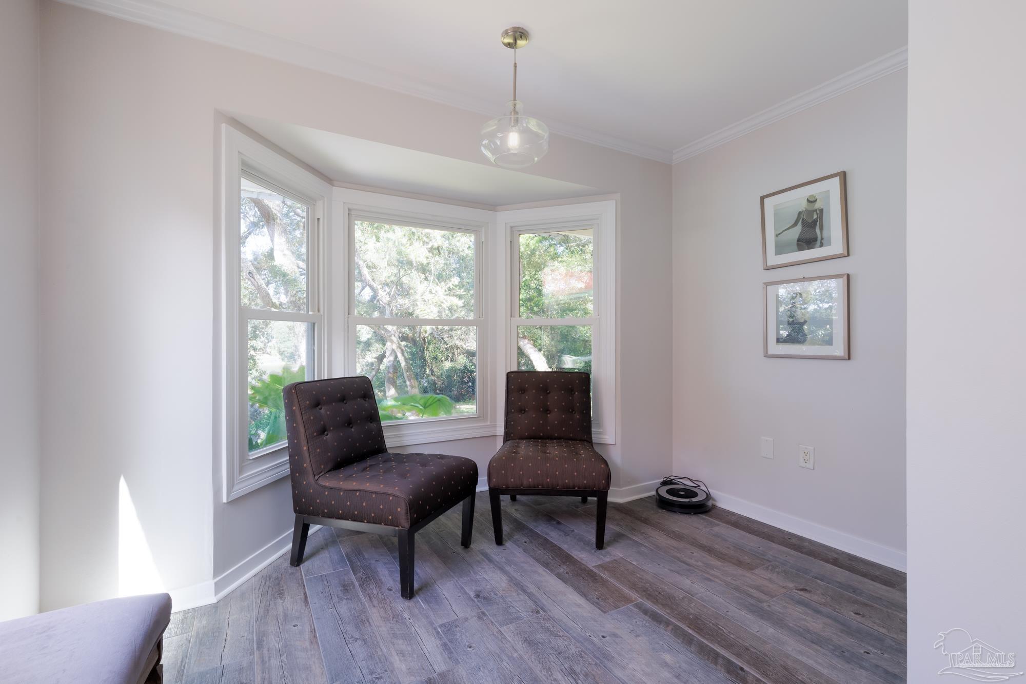 326 N Sunset Blvd