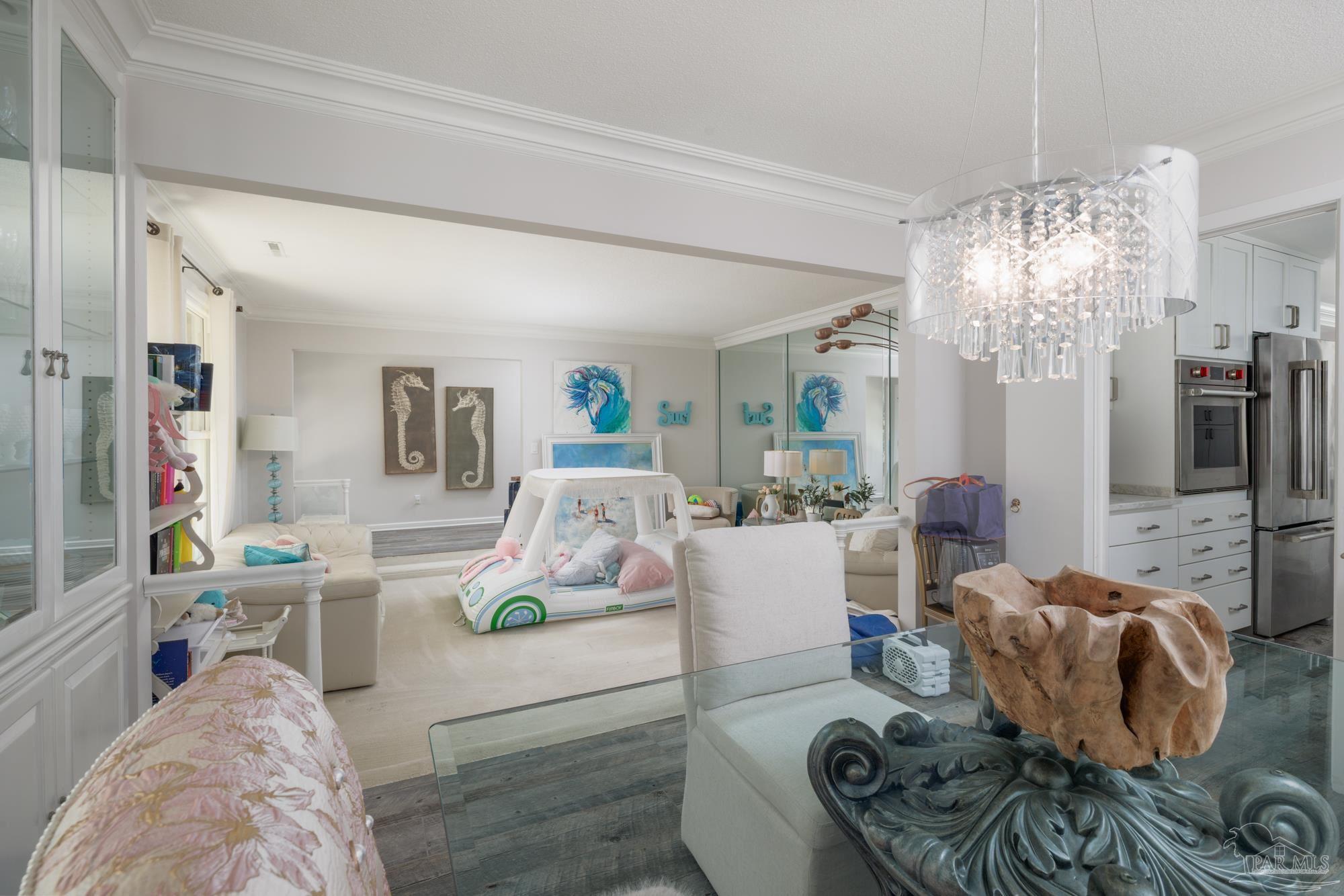 326 N Sunset Blvd