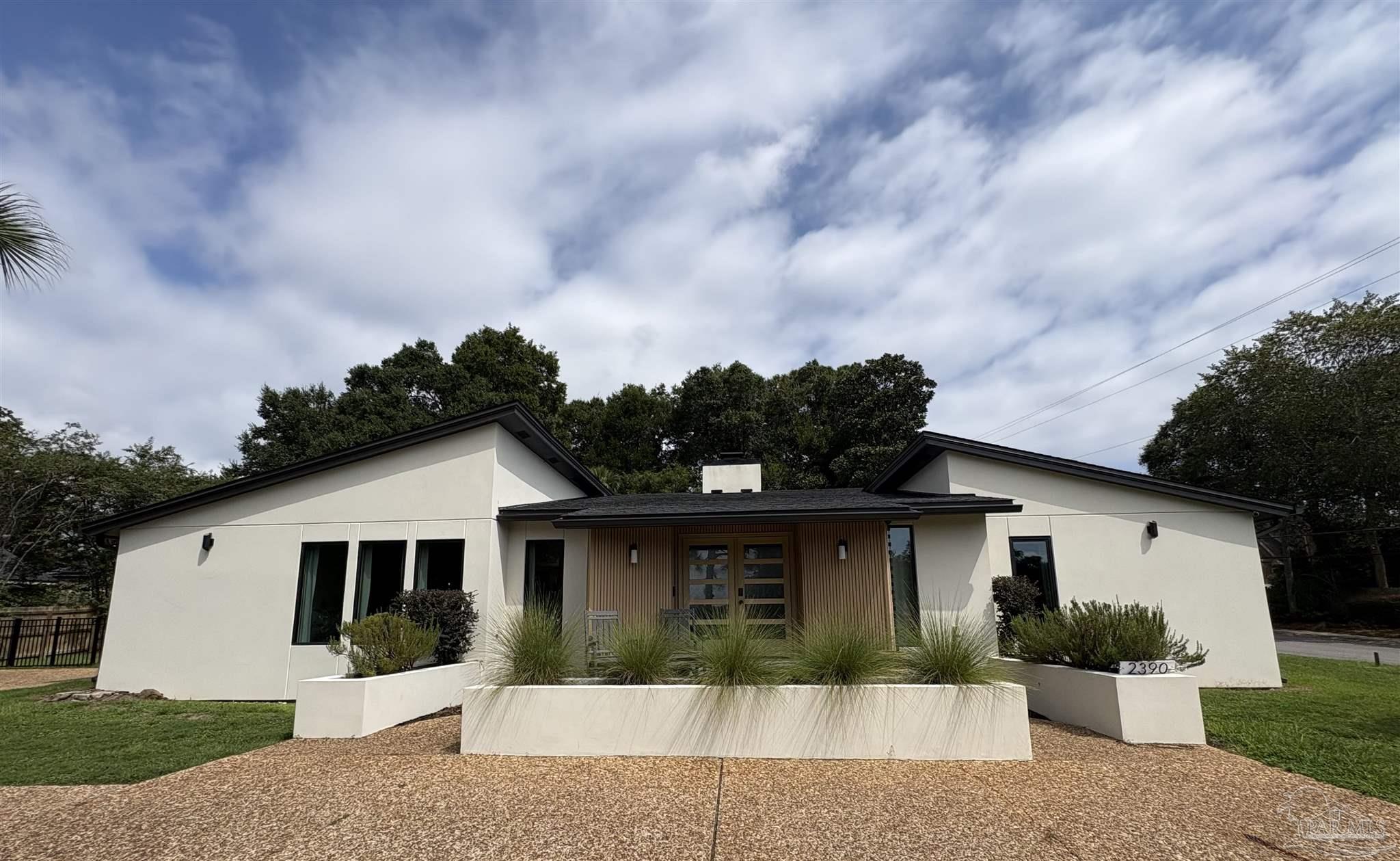 2390 Hallmark Dr