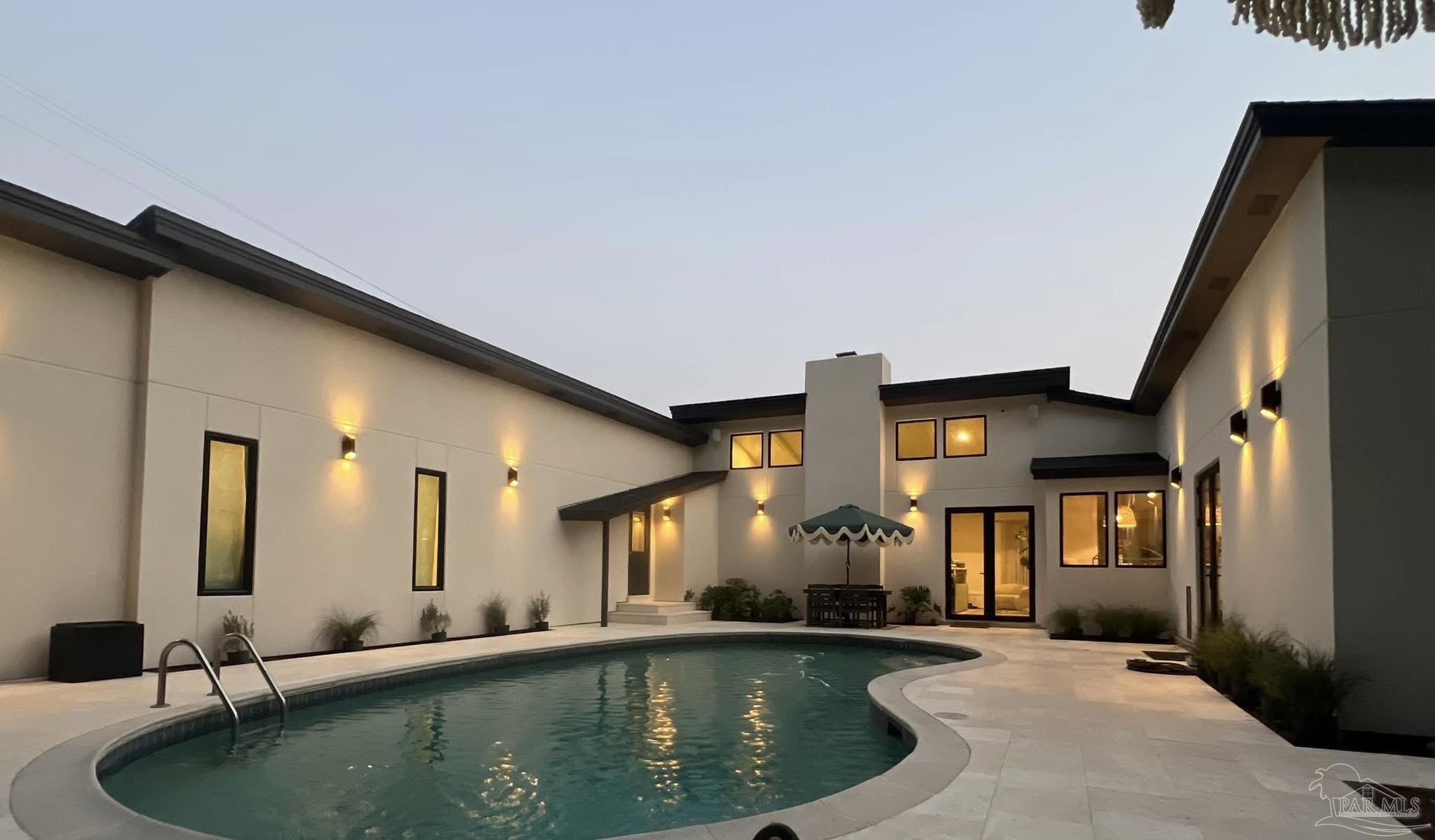 2390 Hallmark Dr