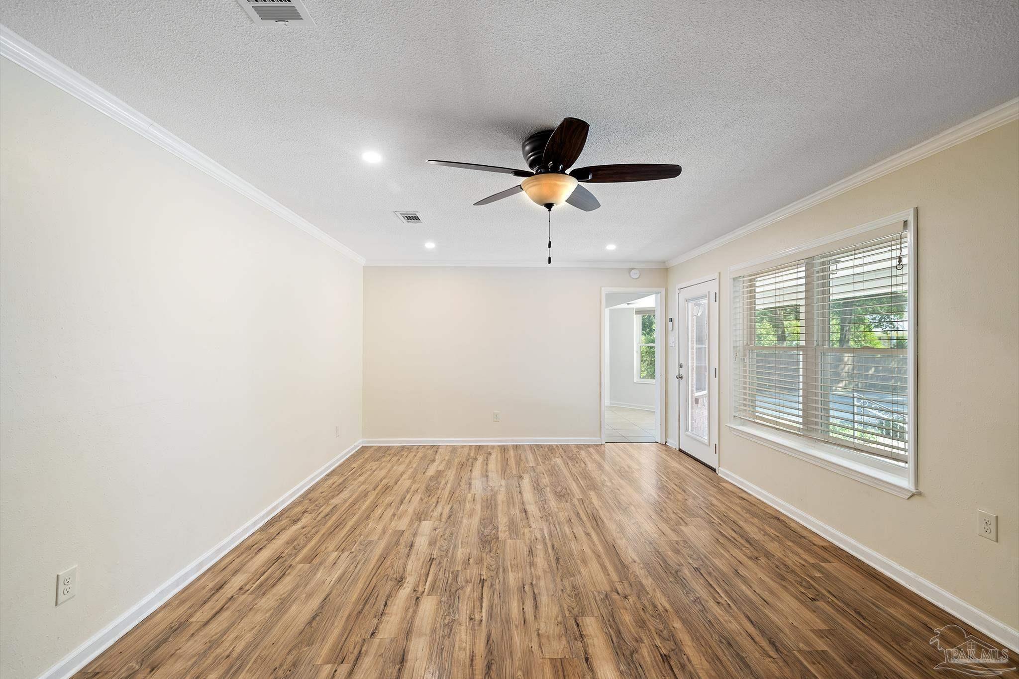 54 Blithewood Dr