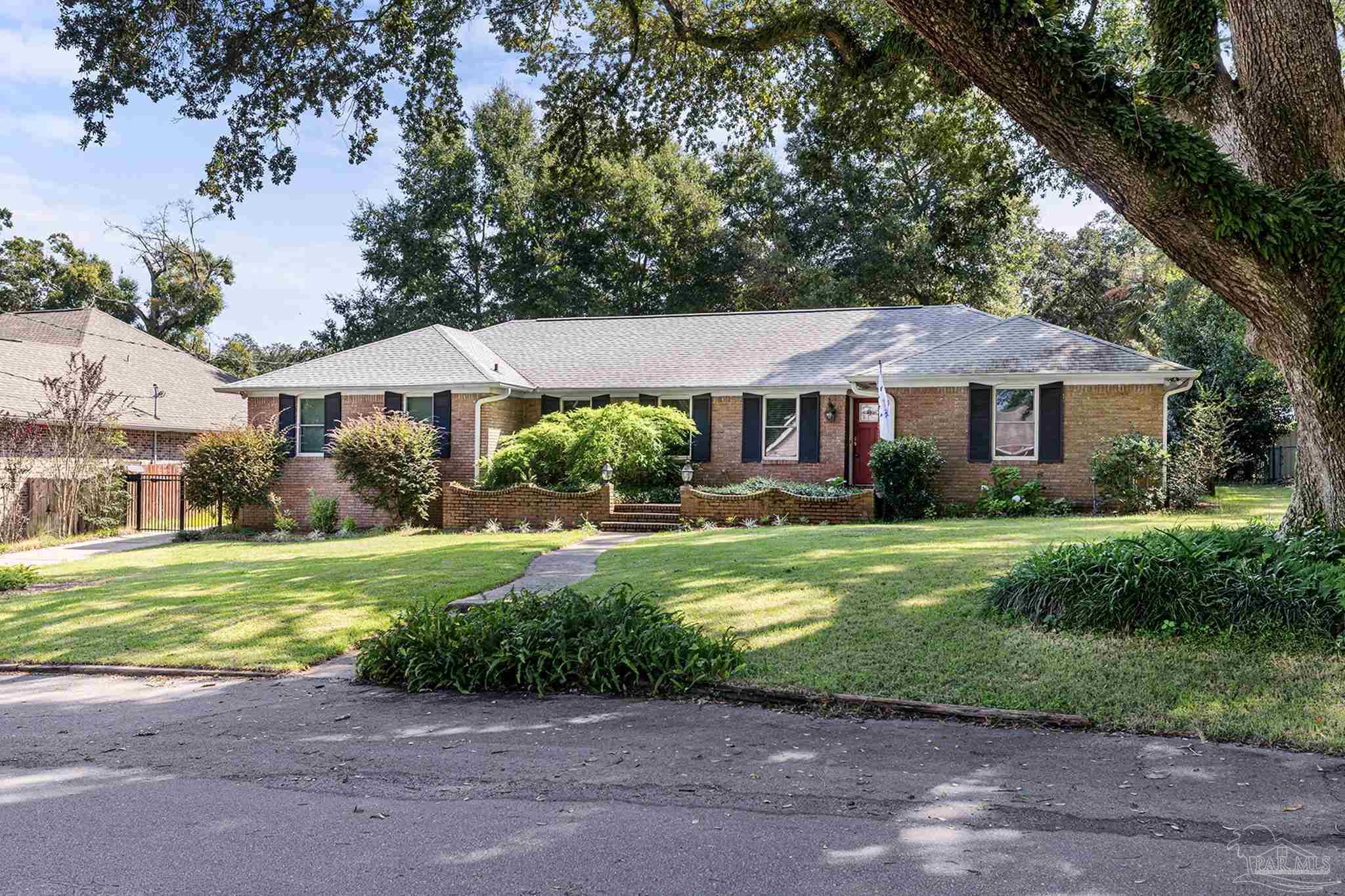 54 Blithewood Dr