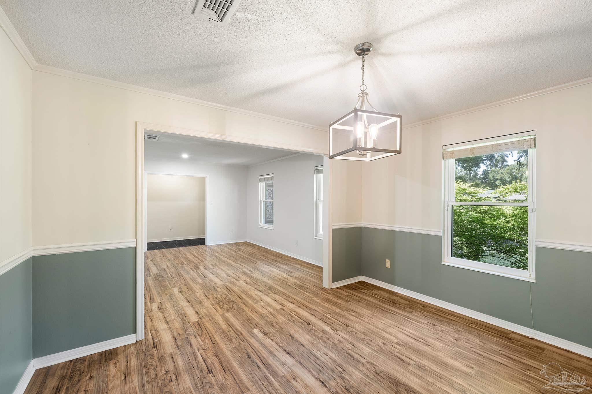 54 Blithewood Dr