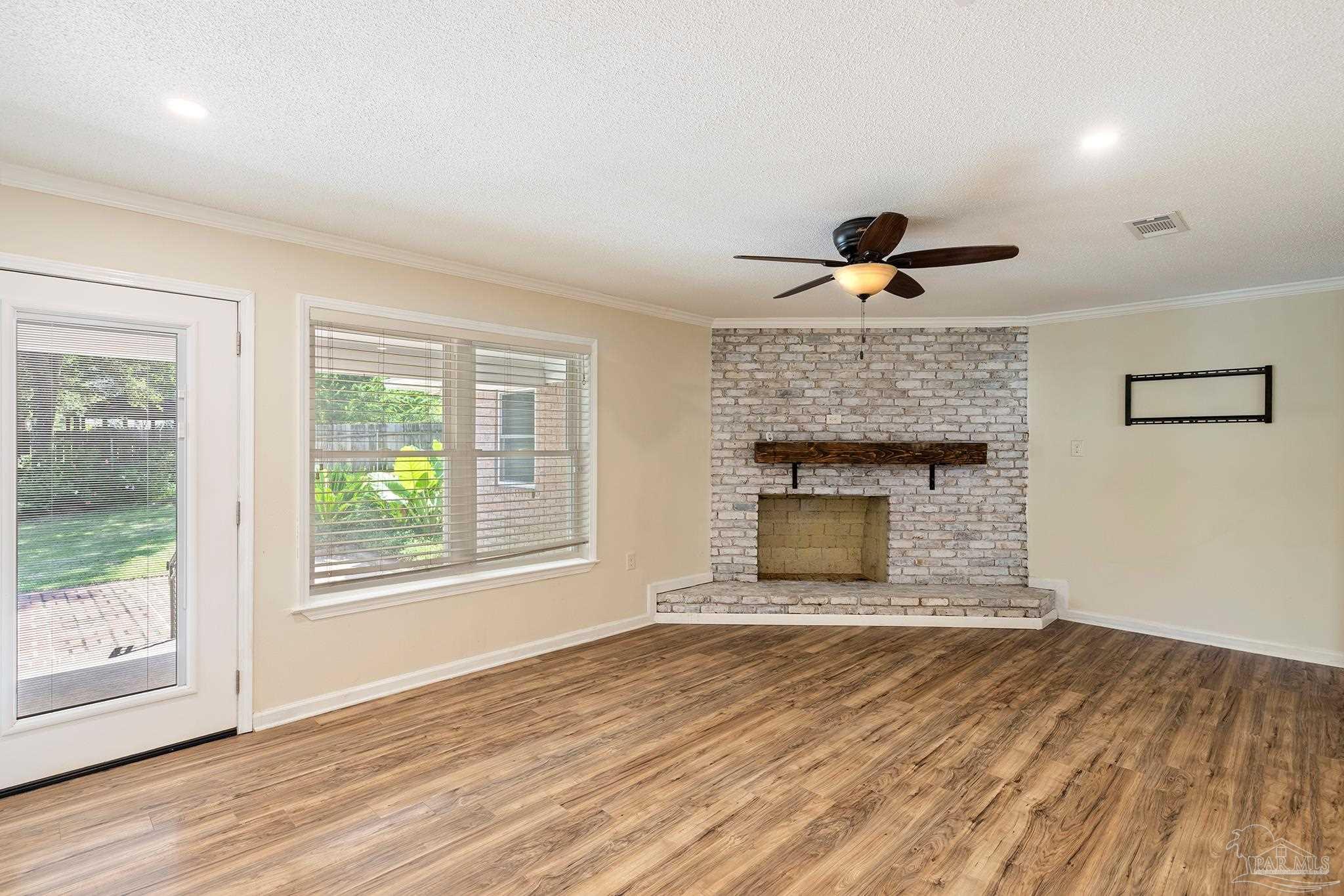 54 Blithewood Dr