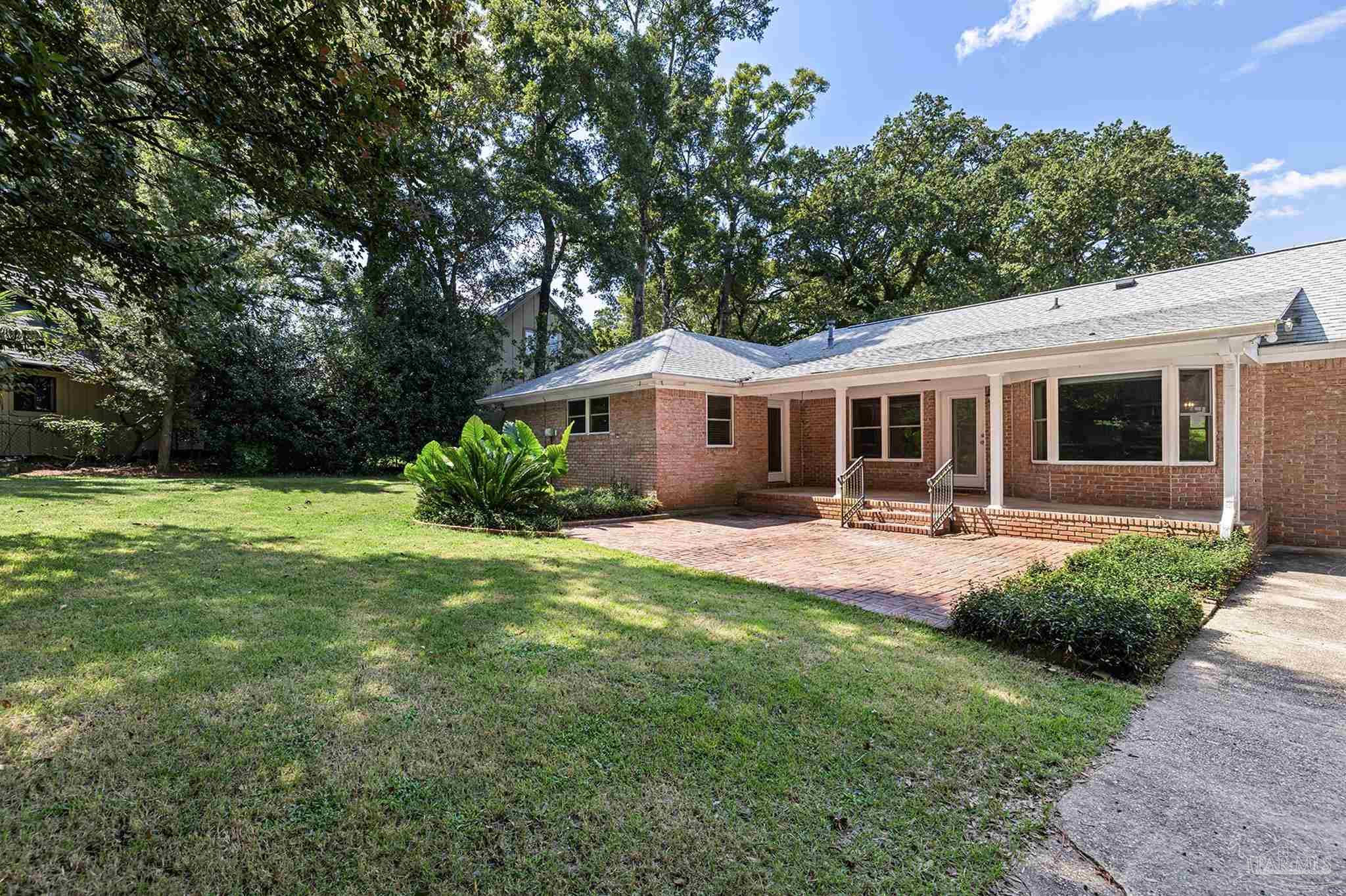 54 Blithewood Dr