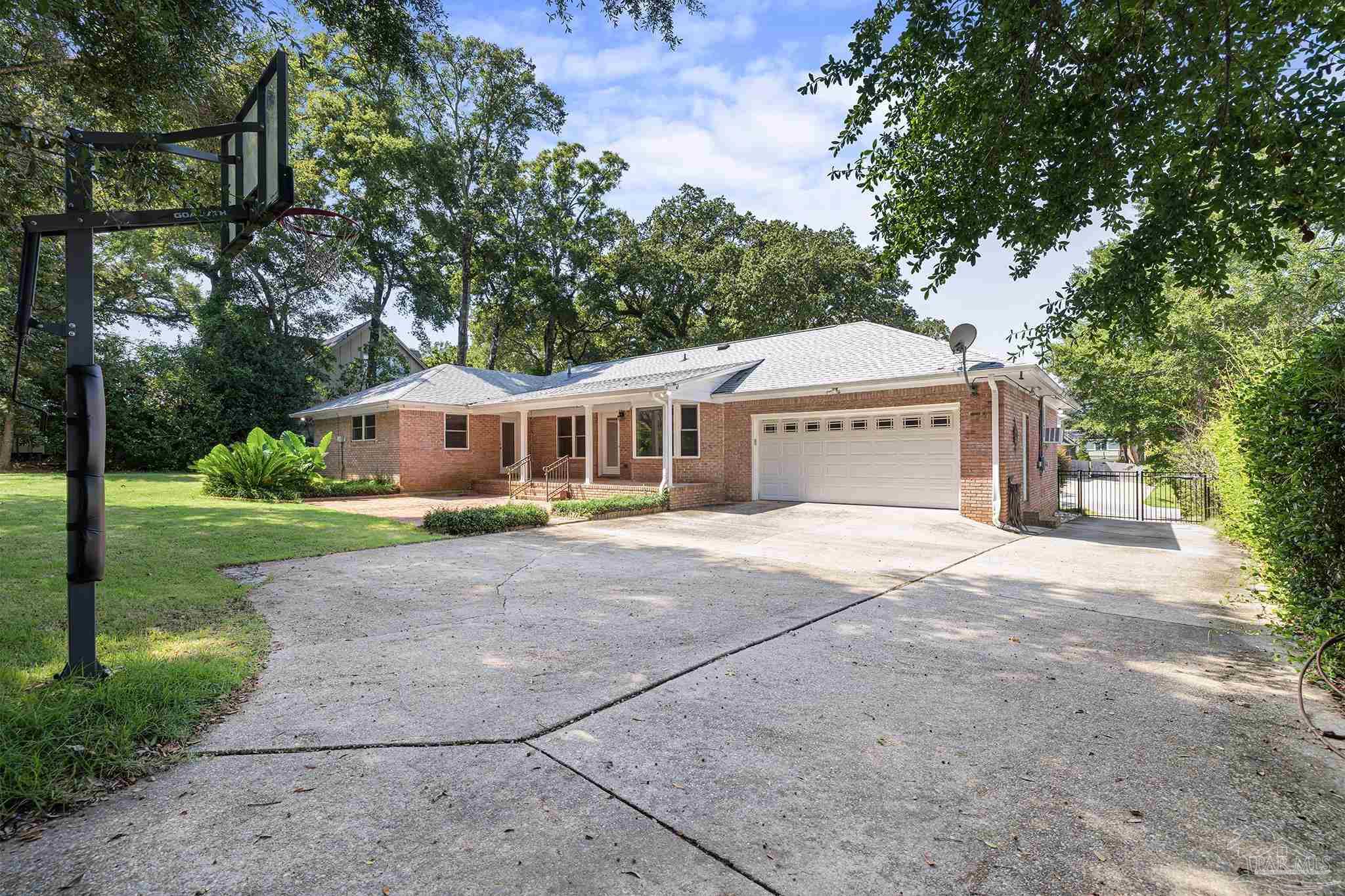 54 Blithewood Dr
