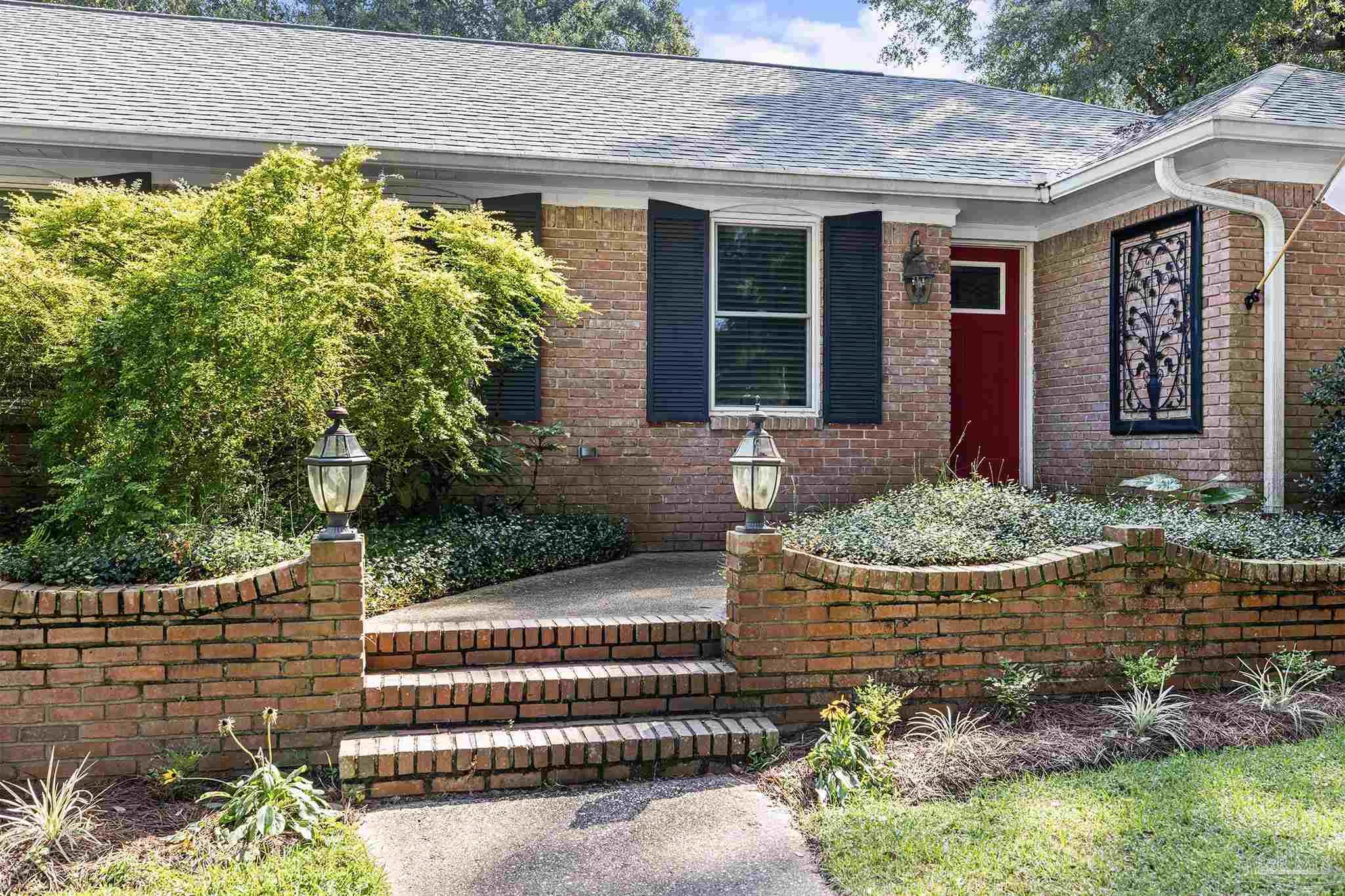 54 Blithewood Dr