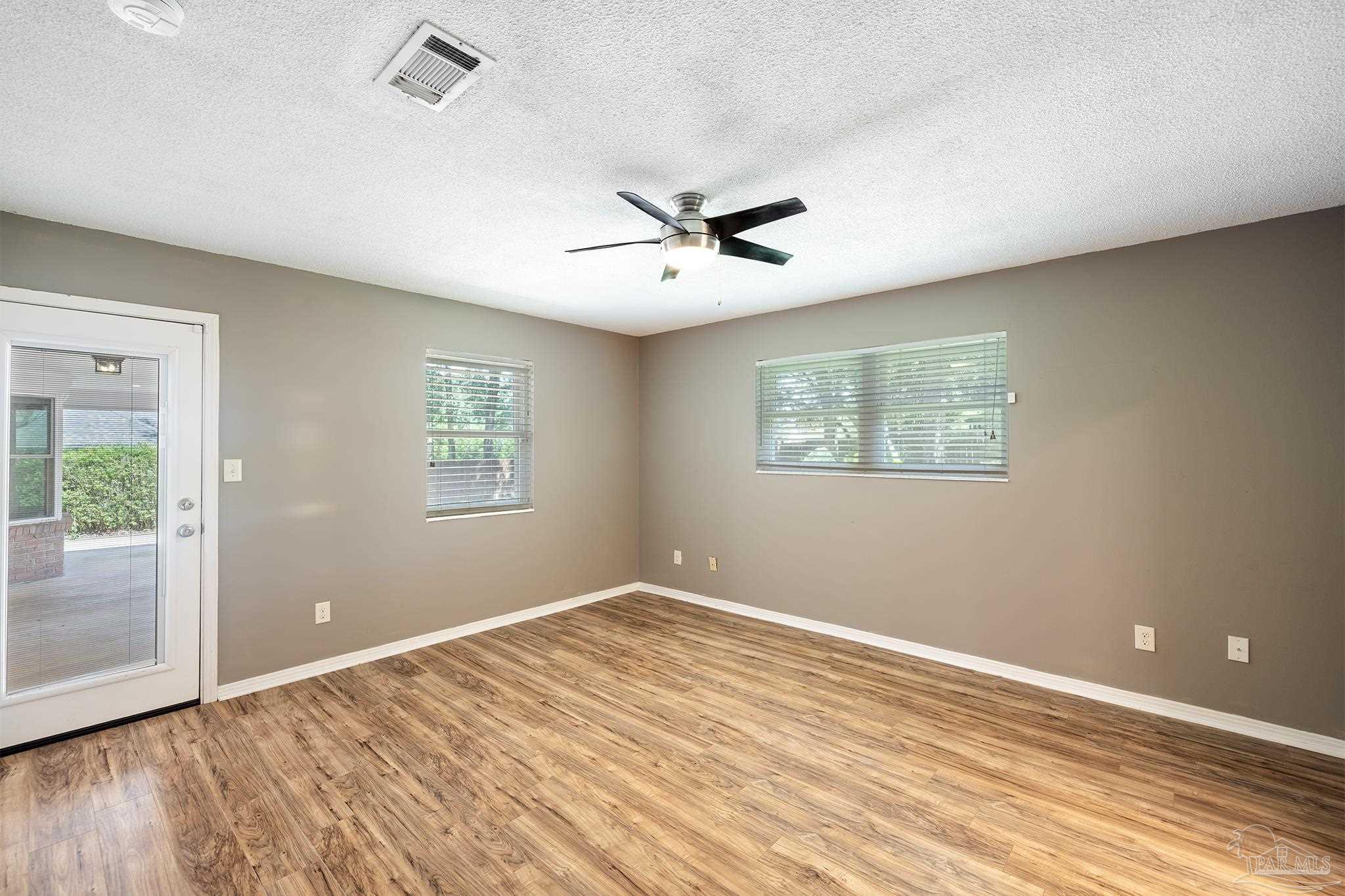 54 Blithewood Dr