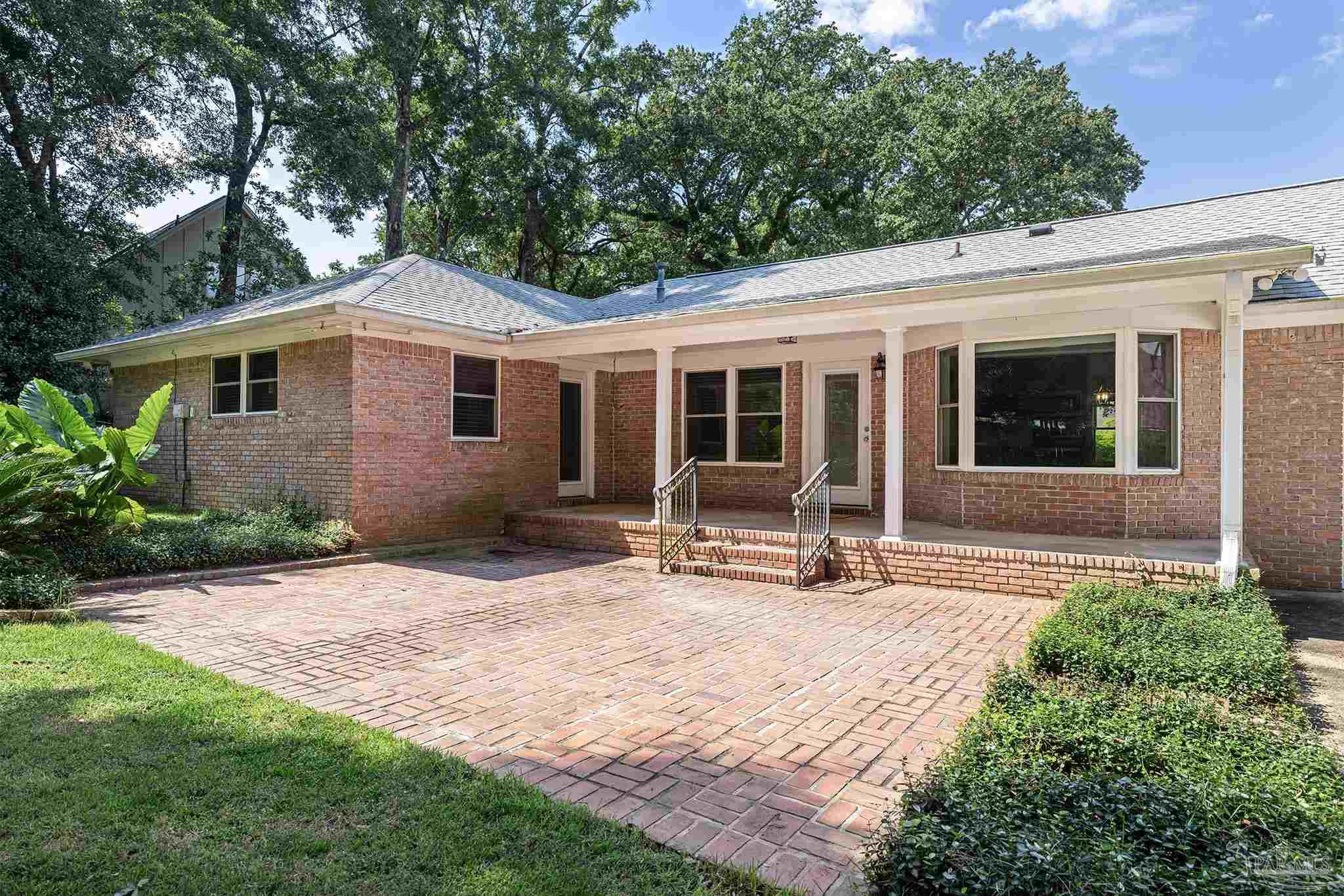 54 Blithewood Dr