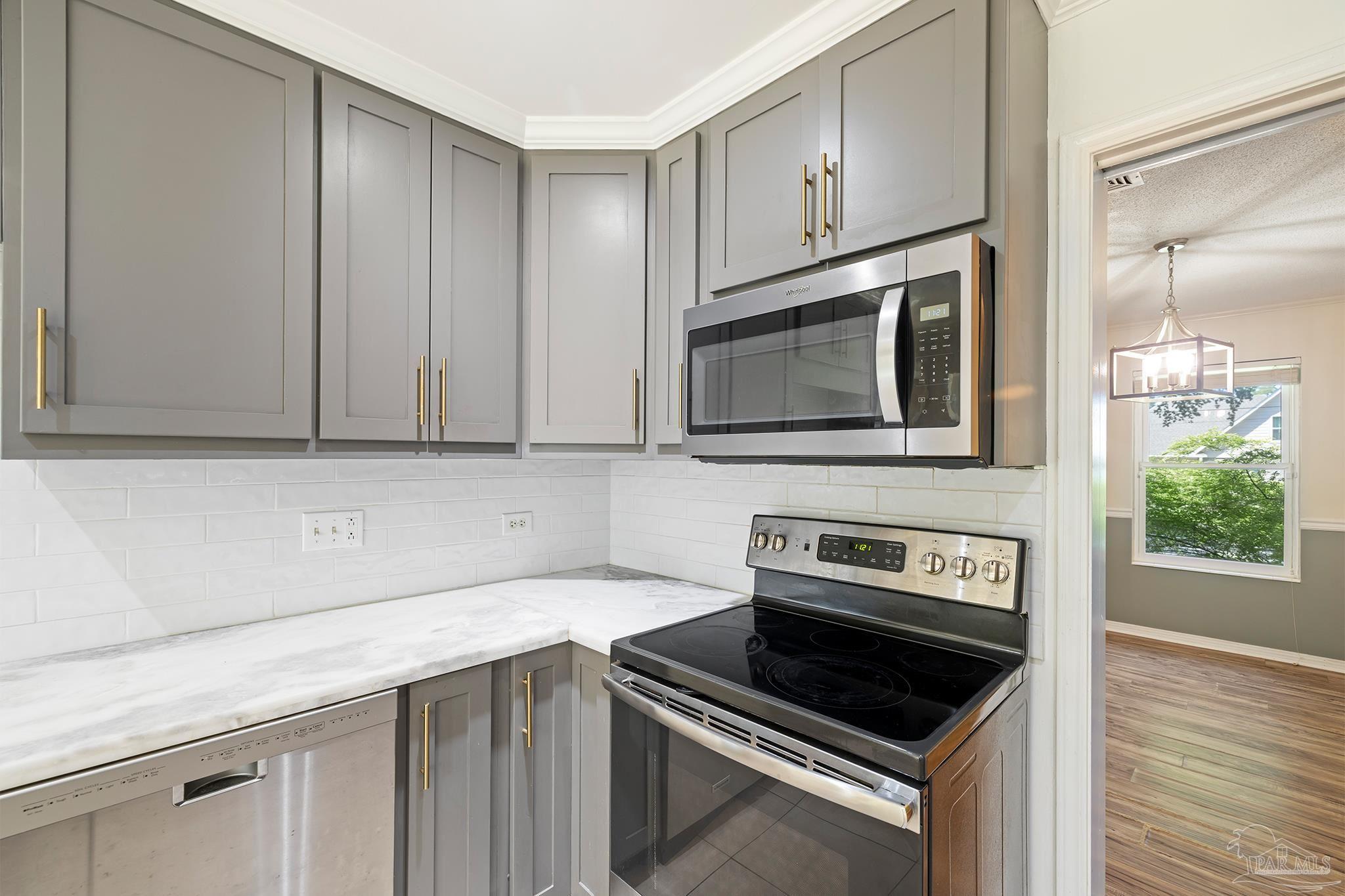 54 Blithewood Dr