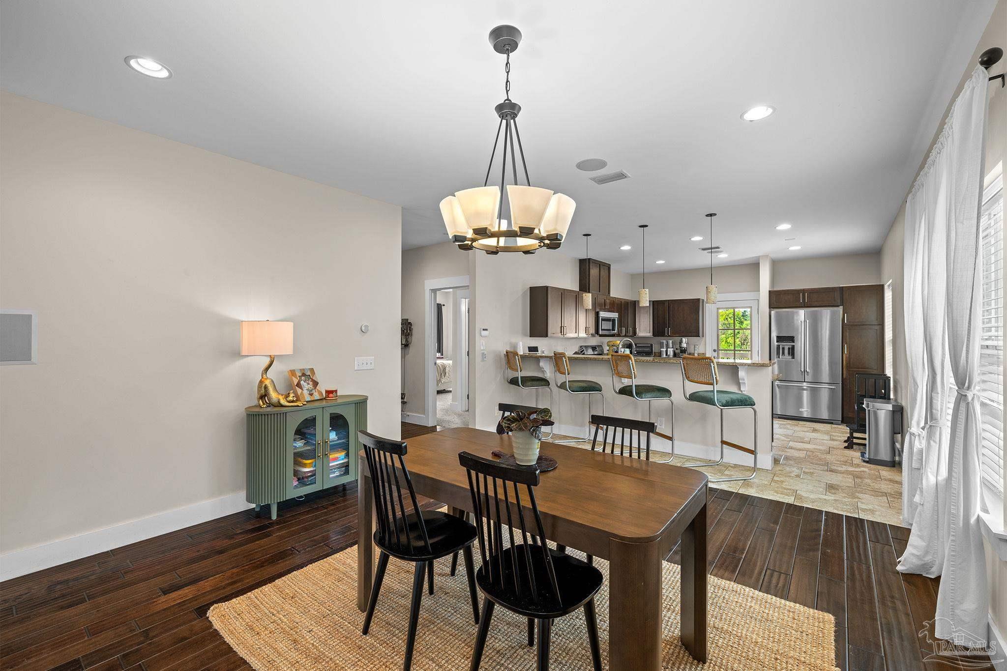 811 N Reus St