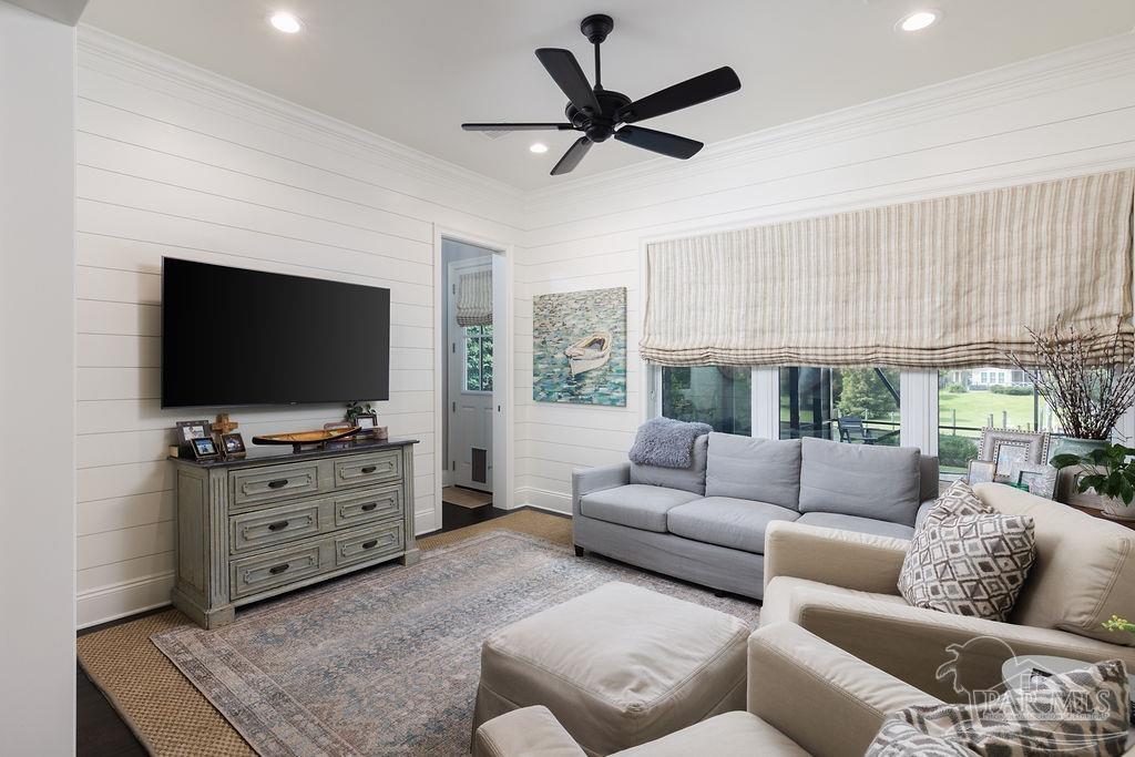 128 Highpoint Dr