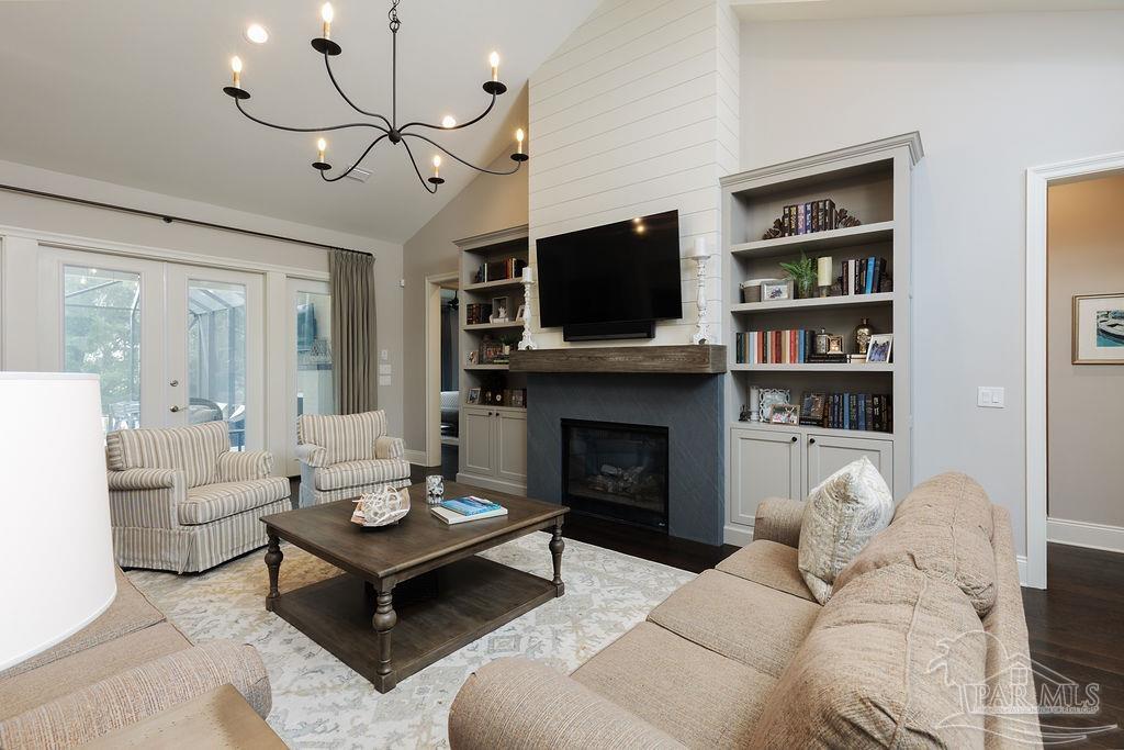 128 Highpoint Dr