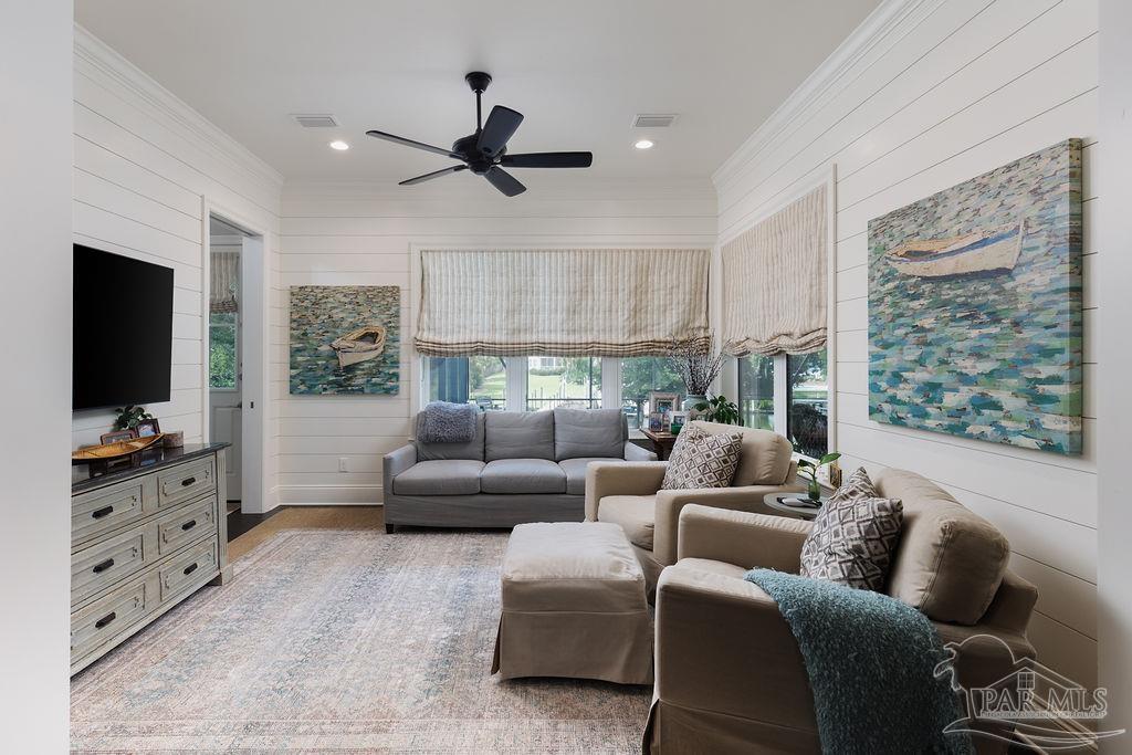 128 Highpoint Dr