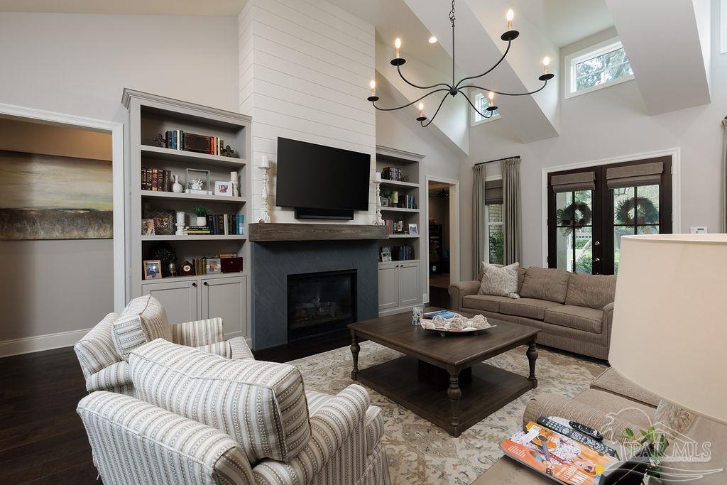 128 Highpoint Dr