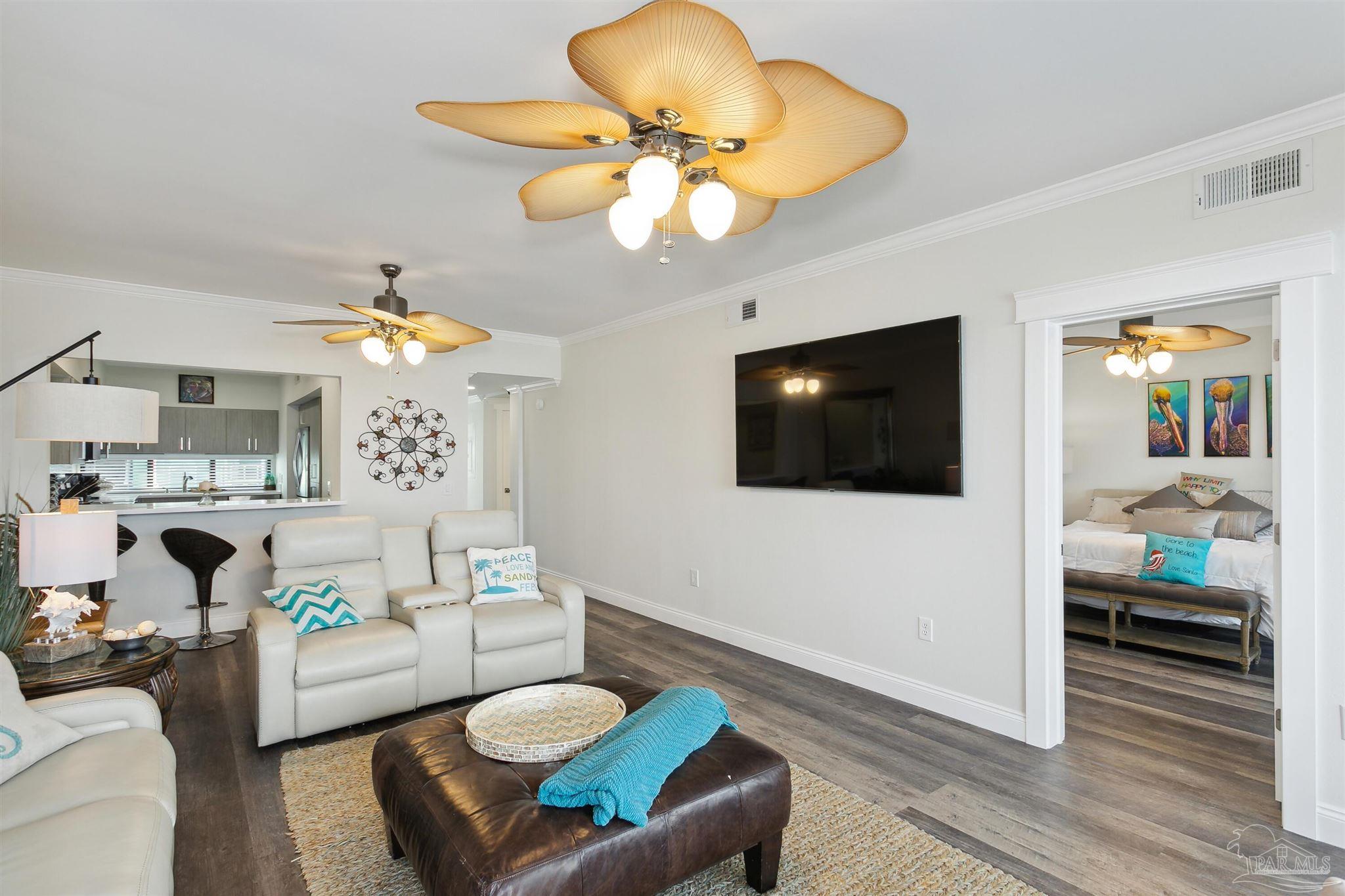 1390 Ft Pickens Rd # 109