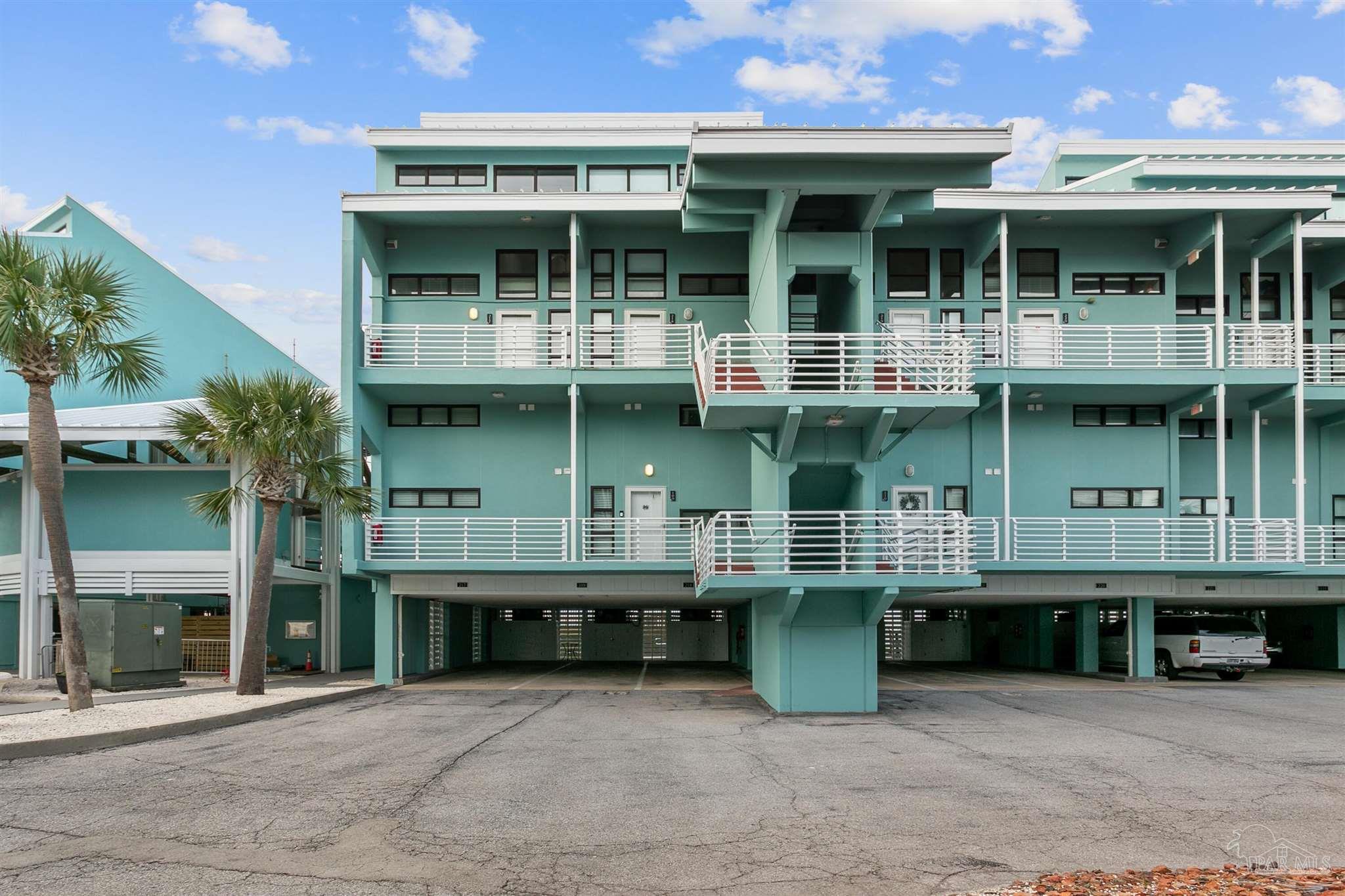 1390 Ft Pickens Rd # 109