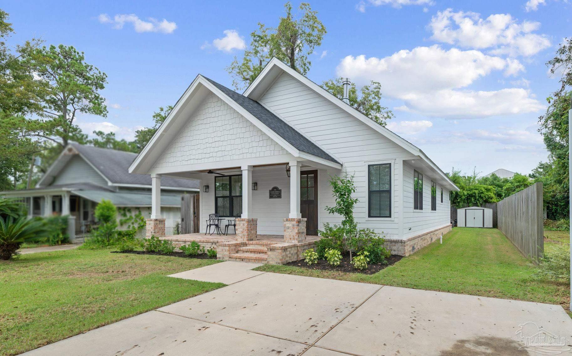 1216 N 8th Ave