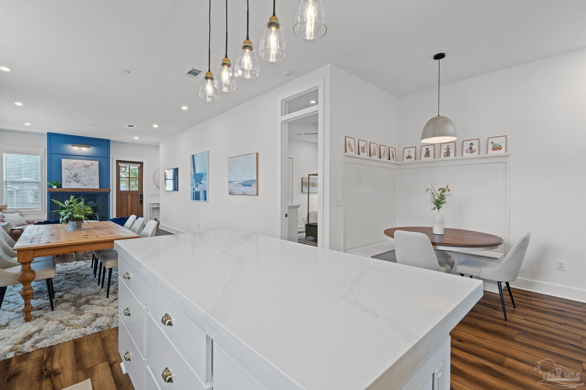 1216 N 8th Ave