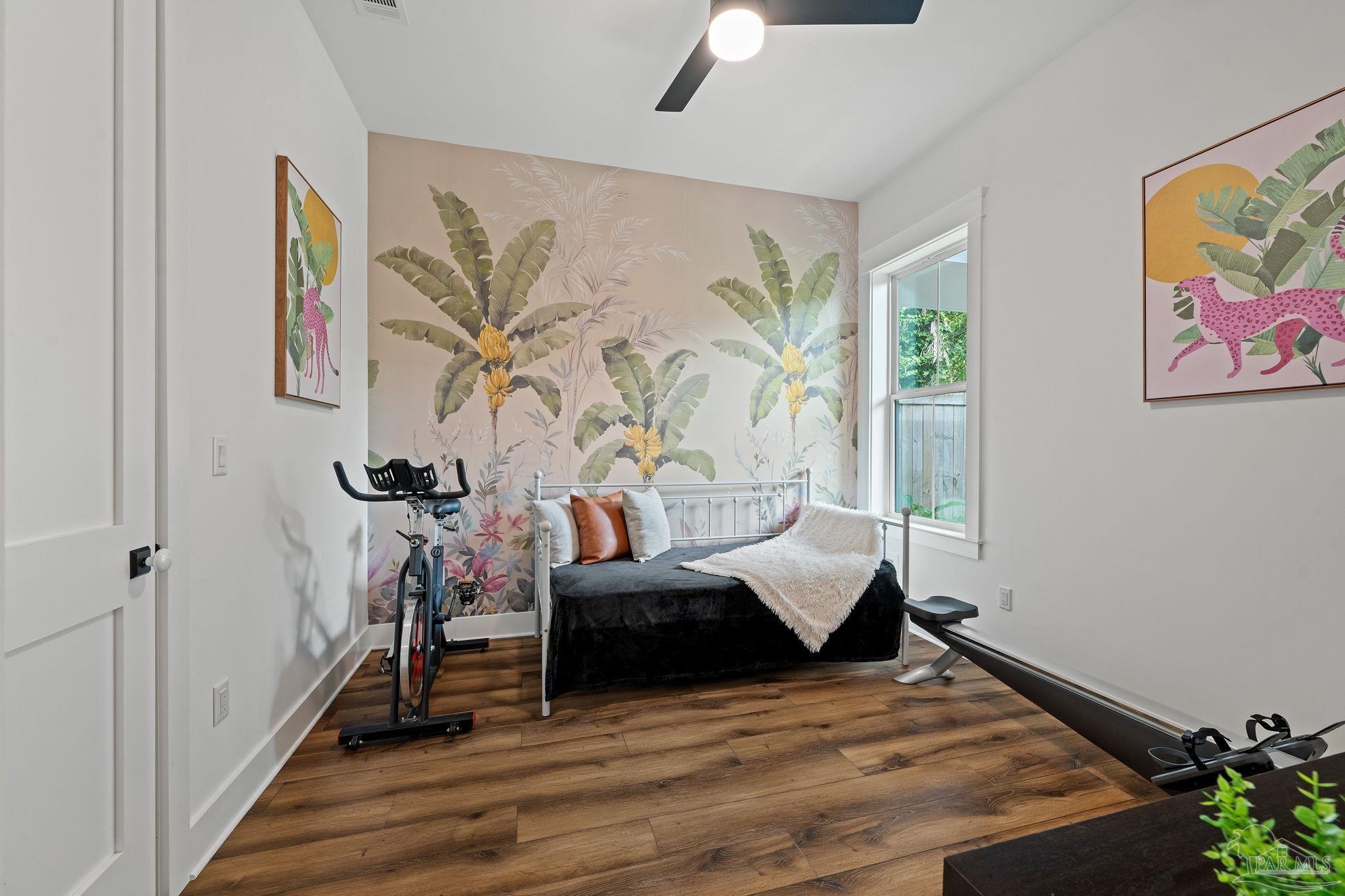 1216 N 8th Ave