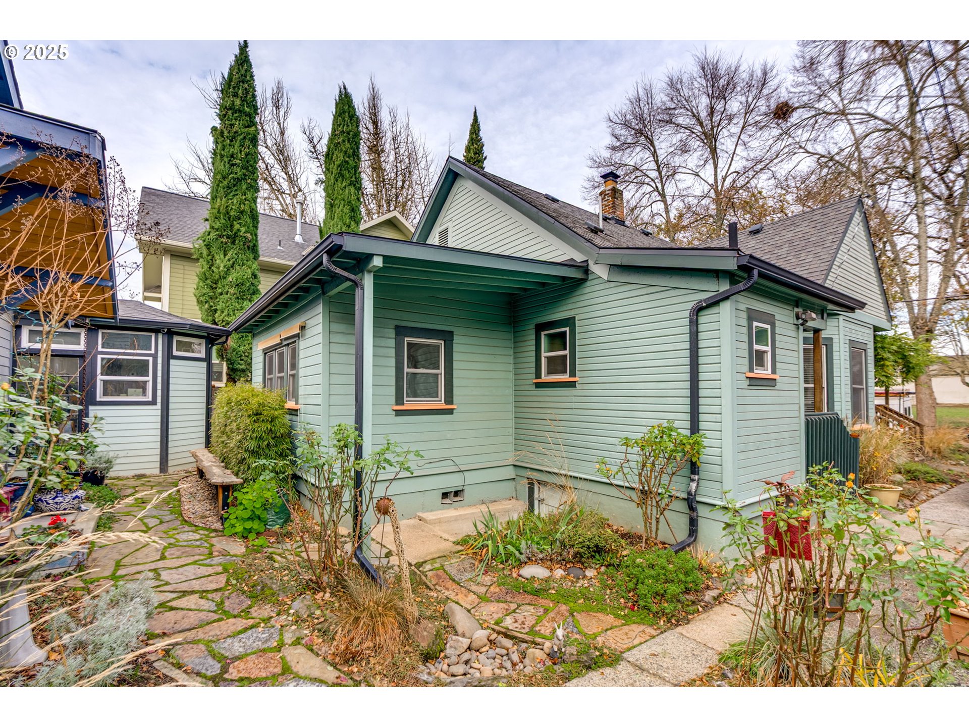 1566 SE SHERRETT ST A